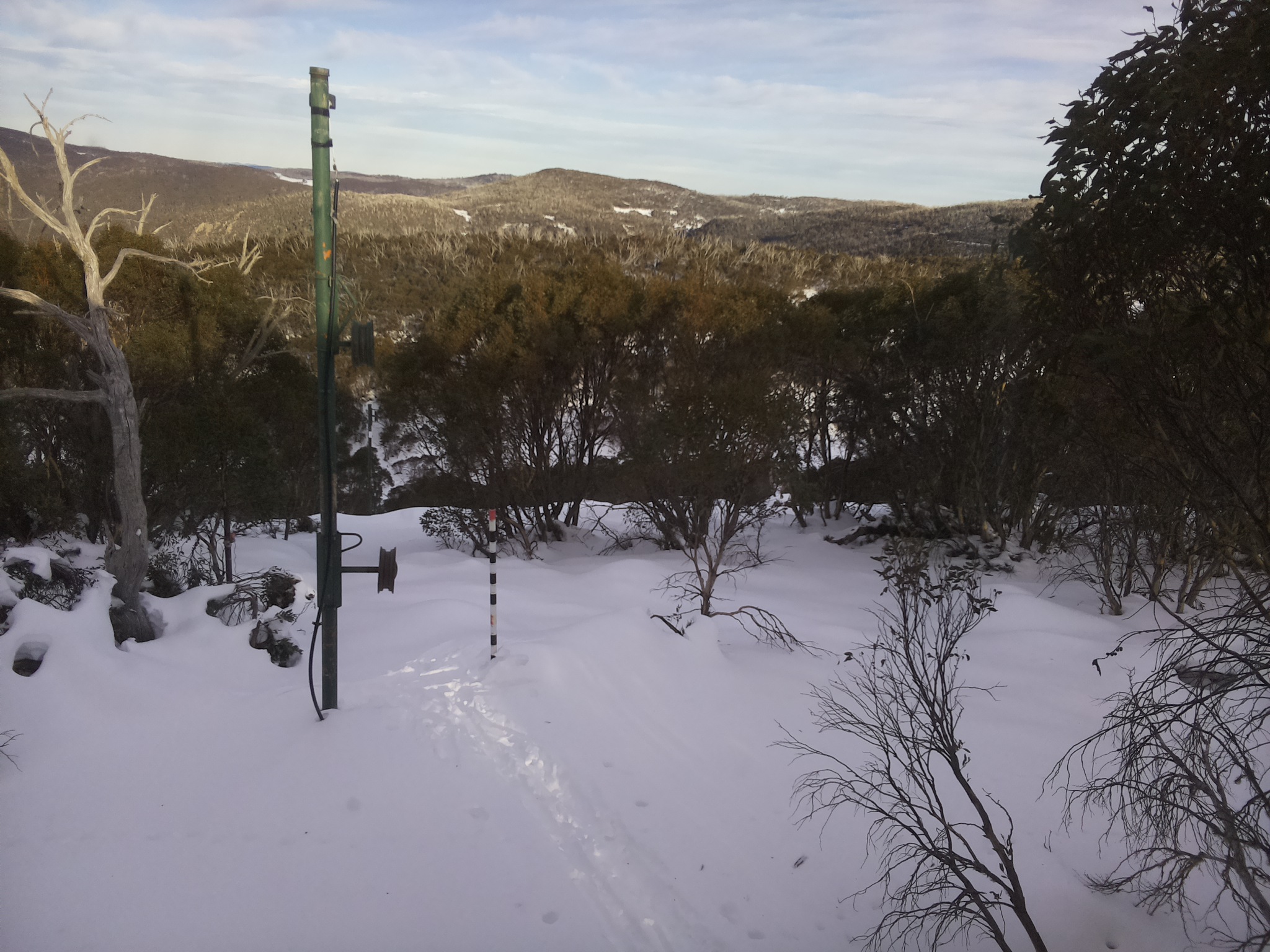 Bogong Web Cam 3:40pm Sunday 22nd of June 2025