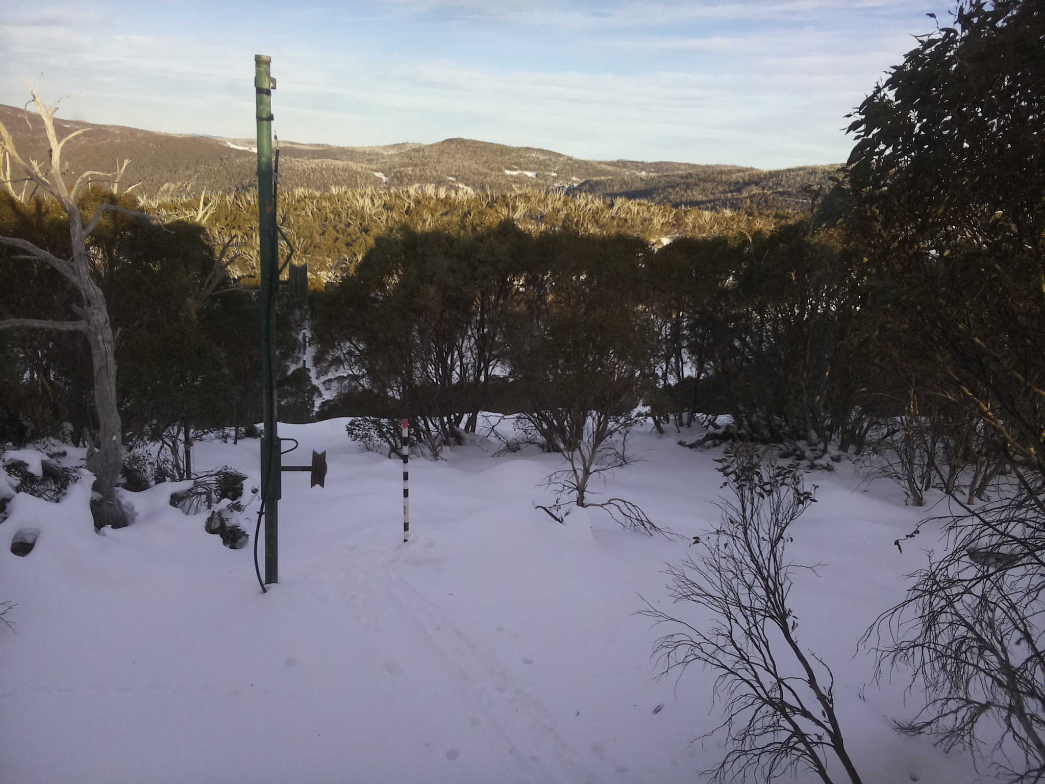Bogong Web Cam 4:00pm Sunday 22nd of June 2025