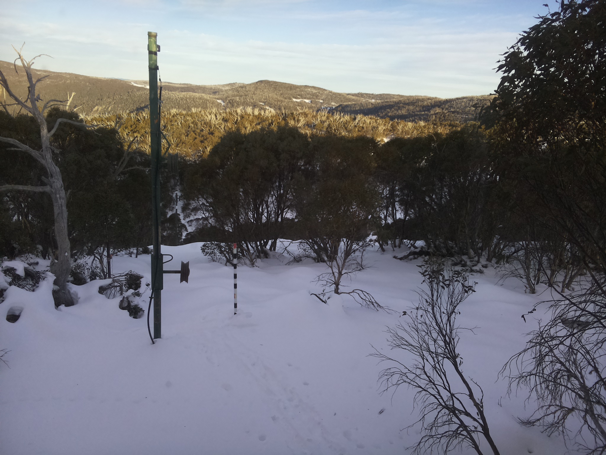 Bogong Web Cam 4:10pm Sunday 22nd of June 2025