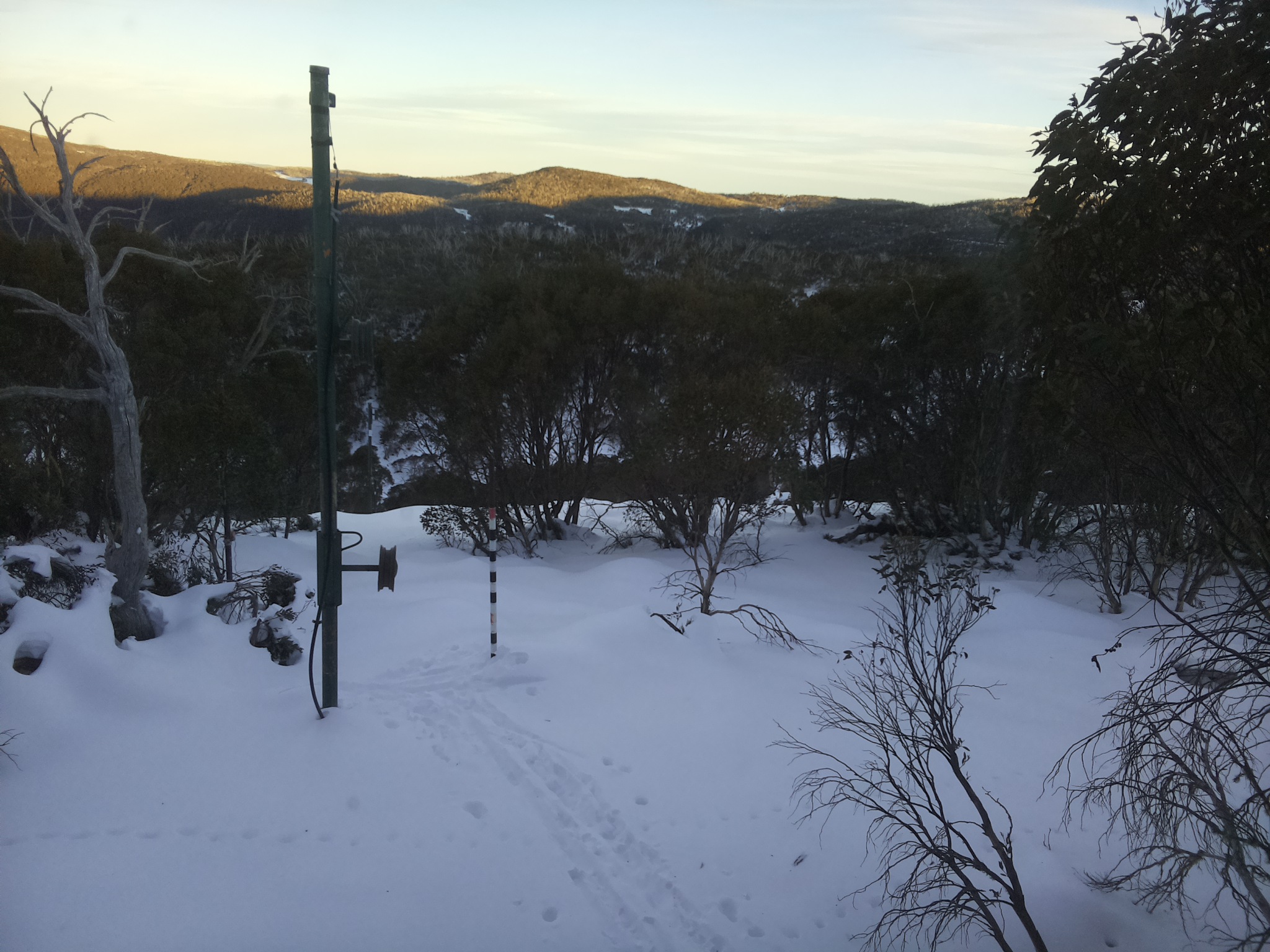 Bogong Web Cam 4:40pm Sunday 22nd of June 2025