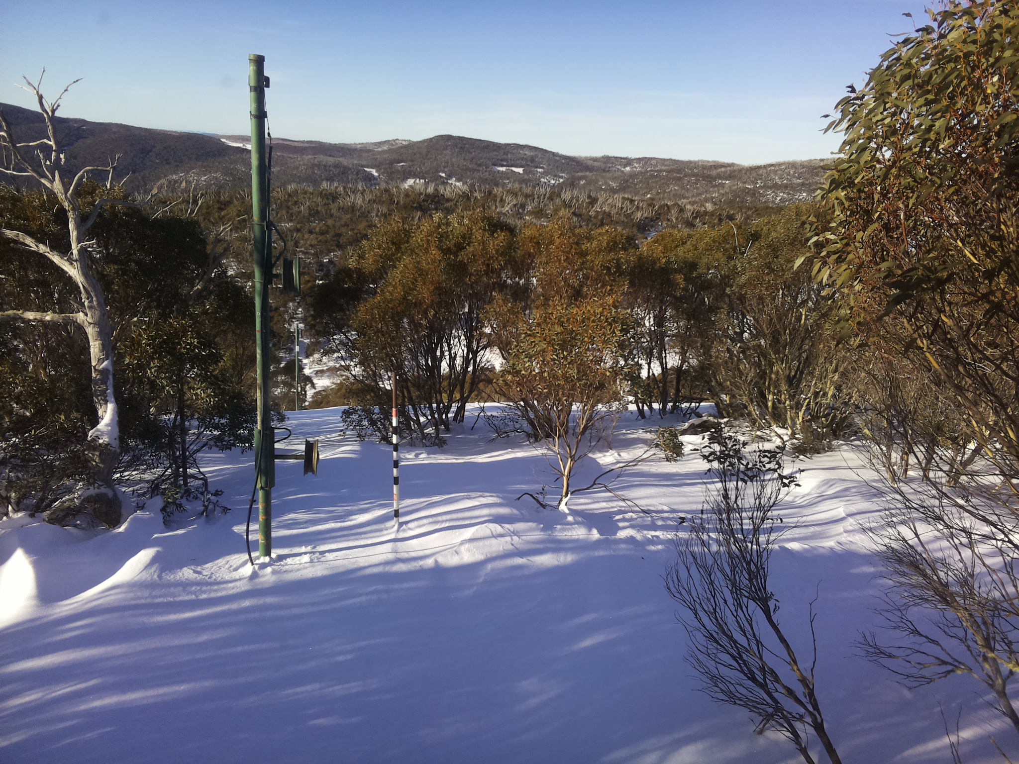 Bogong Web Cam 9:20am Saturday 28th of June 2025