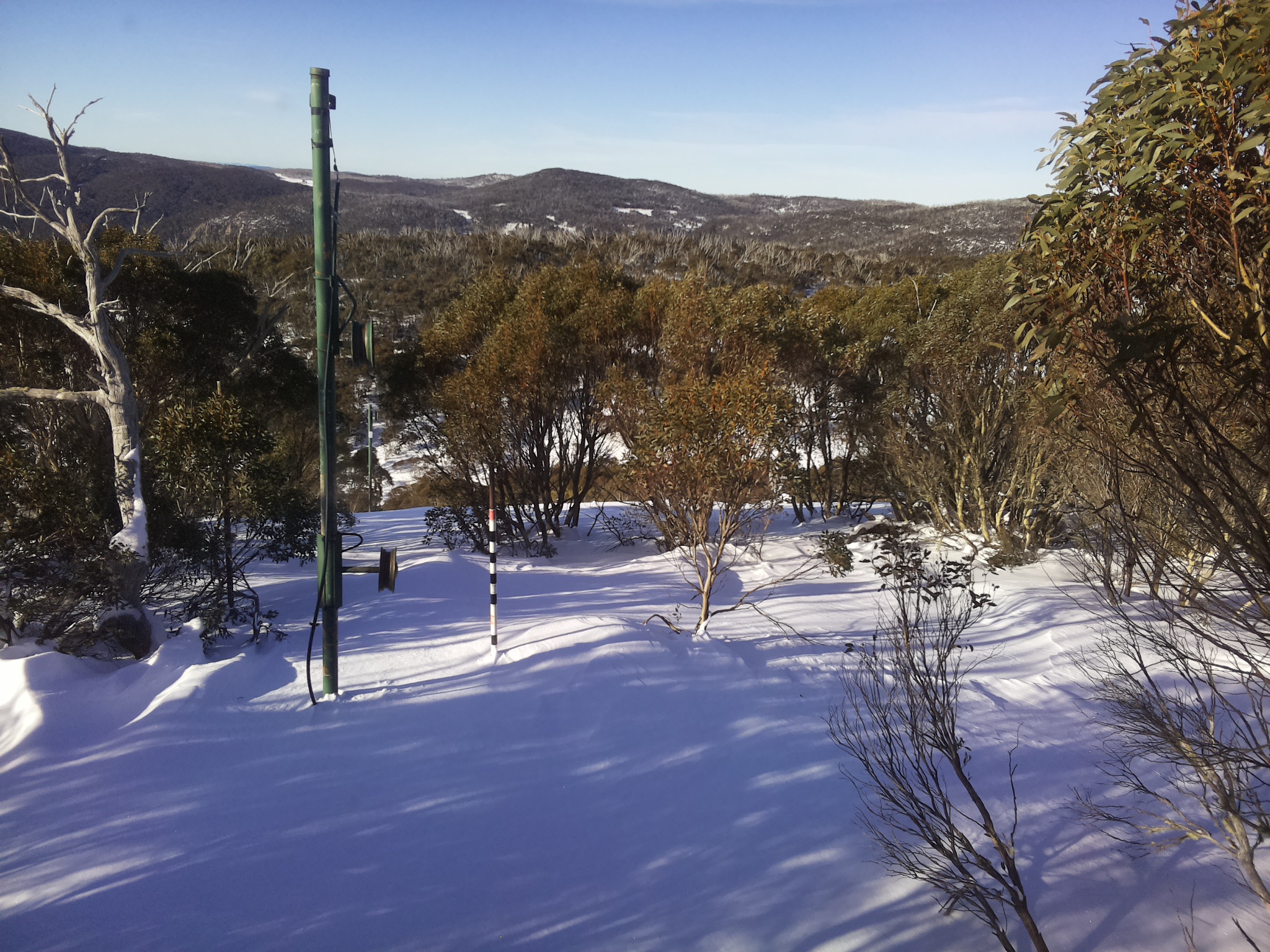 Bogong Web Cam 9:40am Saturday 28th of June 2025