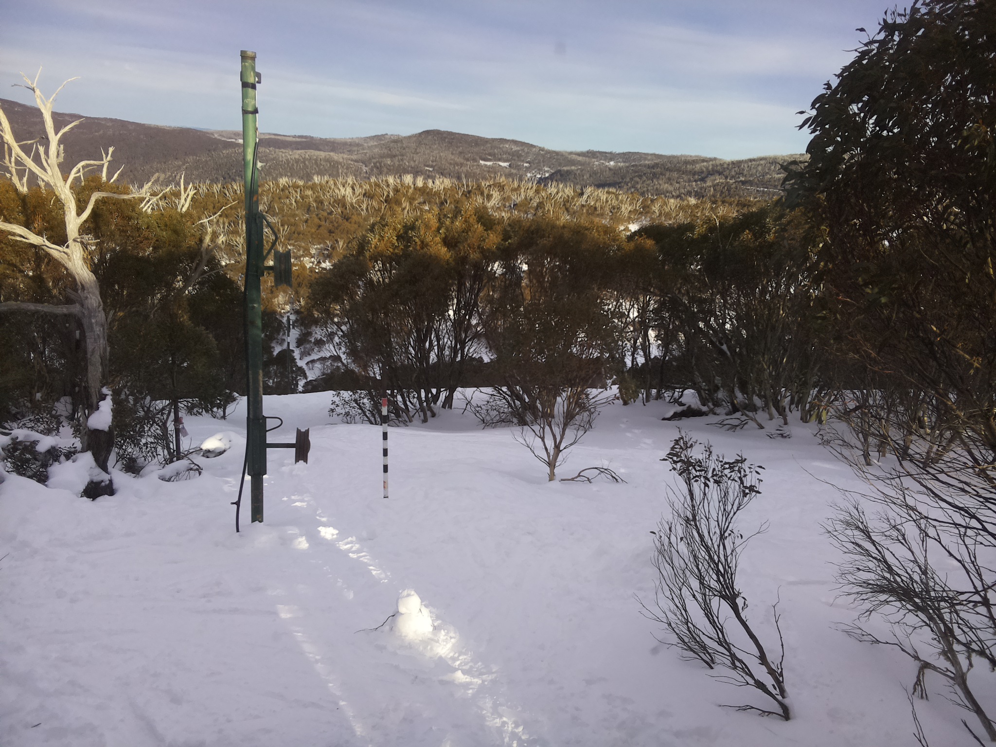 Bogong Web Cam 4:00pm Monday 21st of July 2025