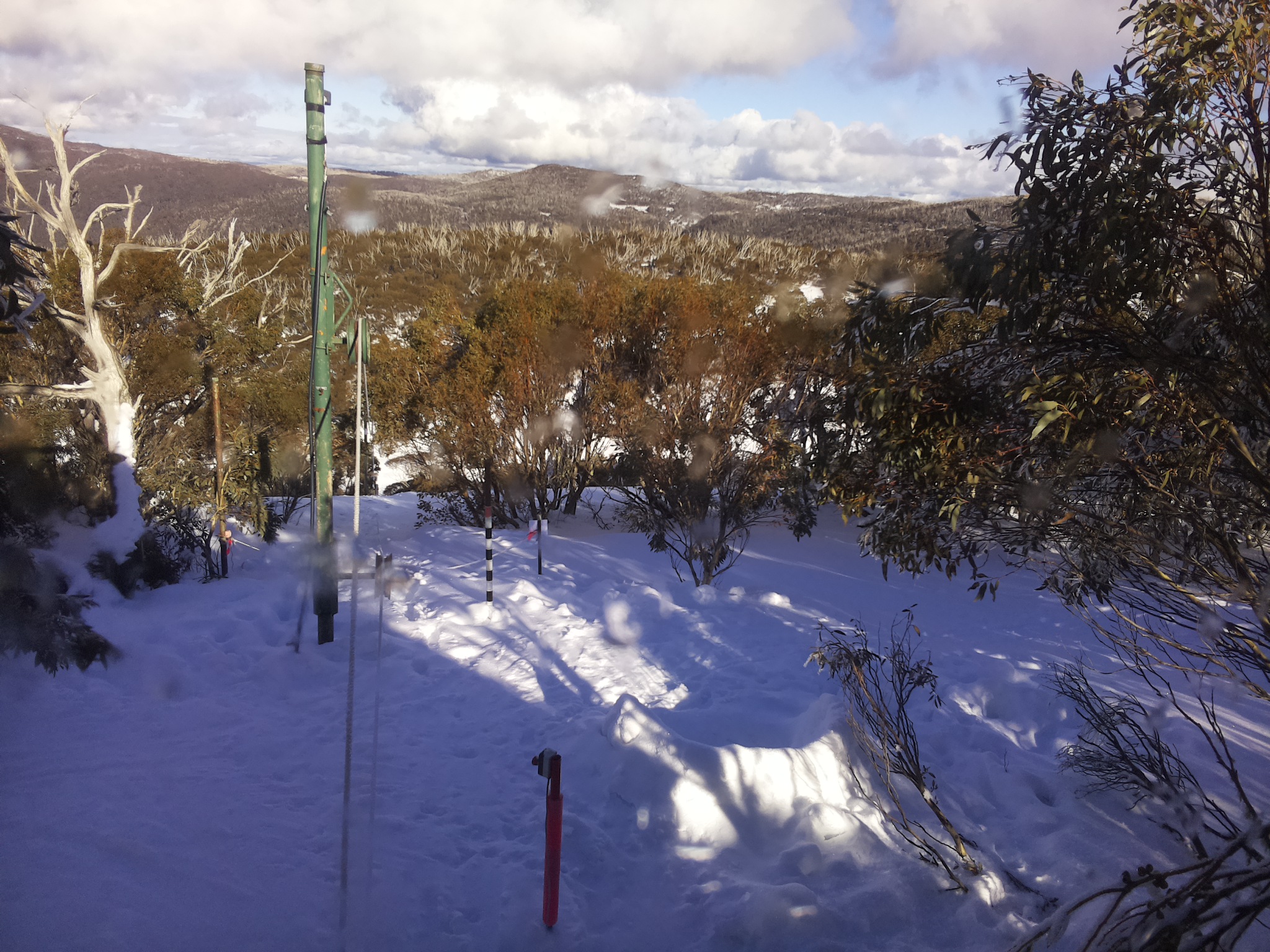 Bogong Web Cam 3:20pm Friday 1st of August 2025