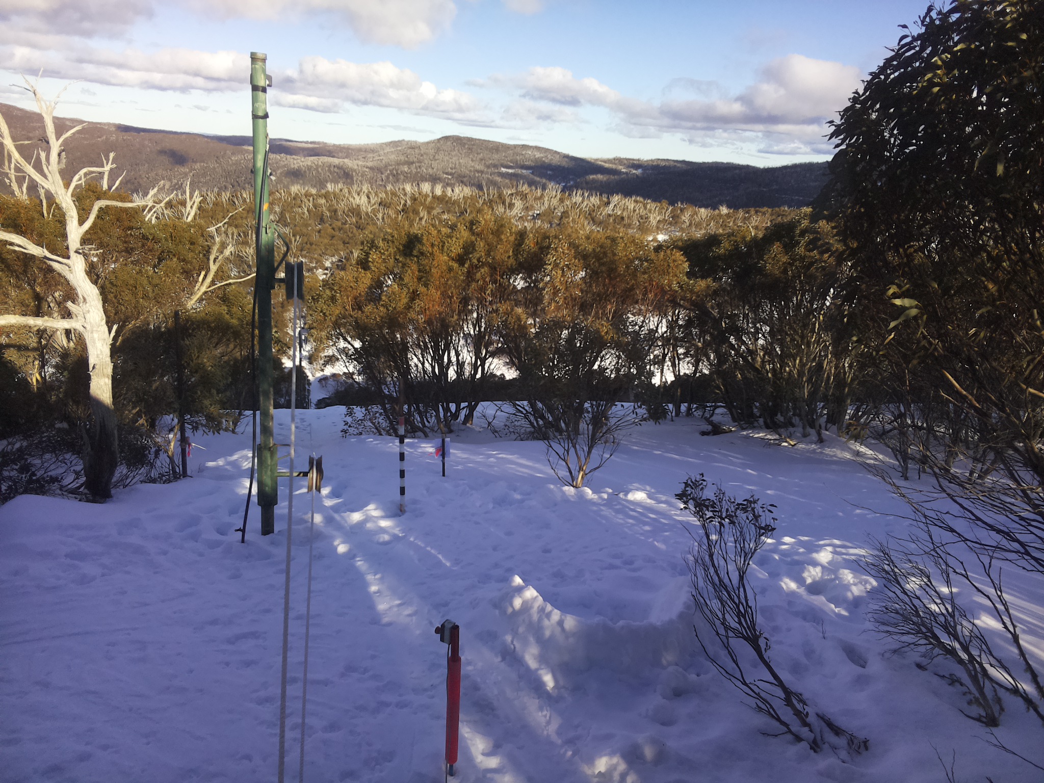 Bogong Web Cam 3:50pm Monday 4th of August 2025