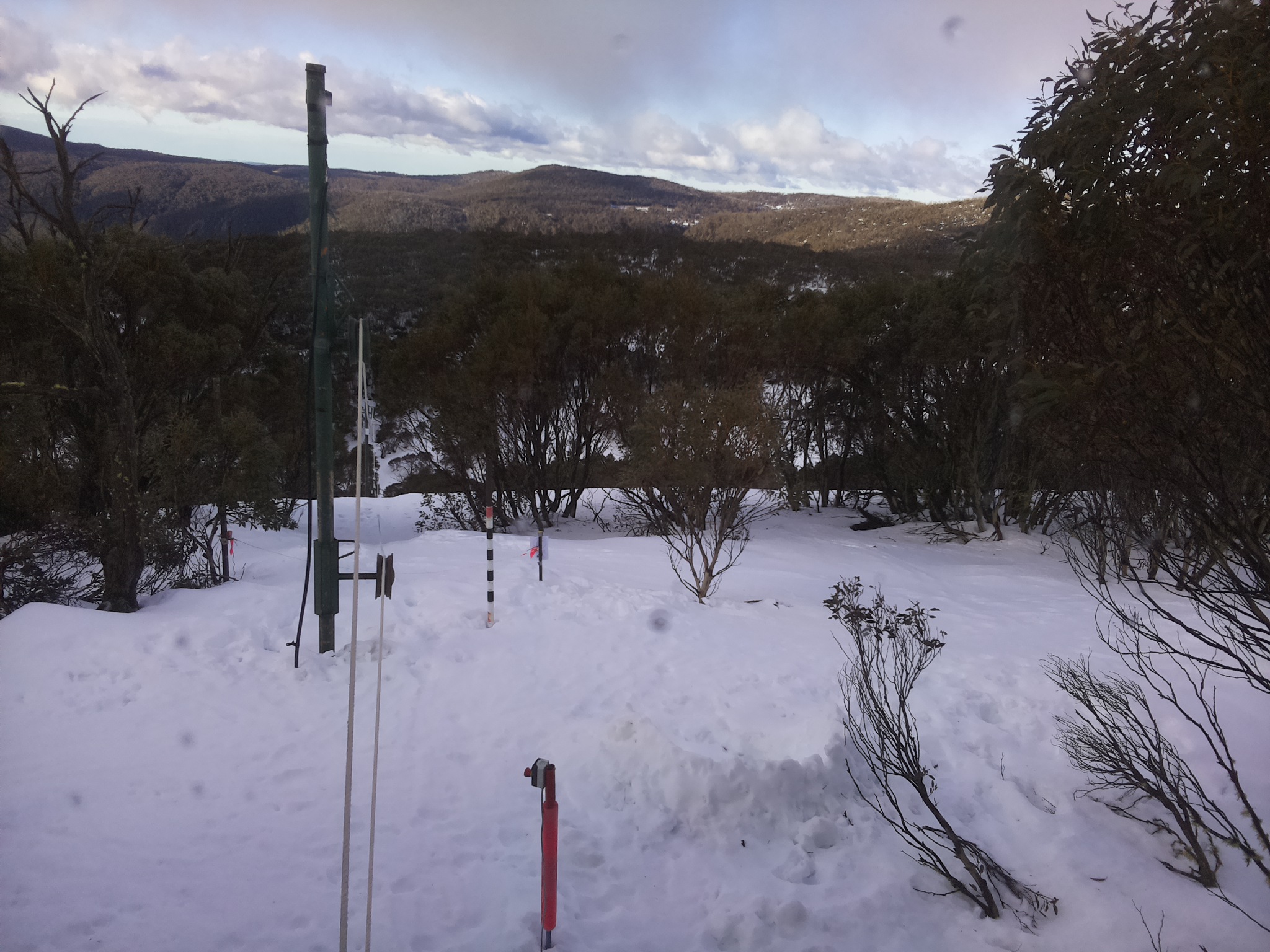 Bogong Web Cam 8:40am Tuesday 5th of August 2025