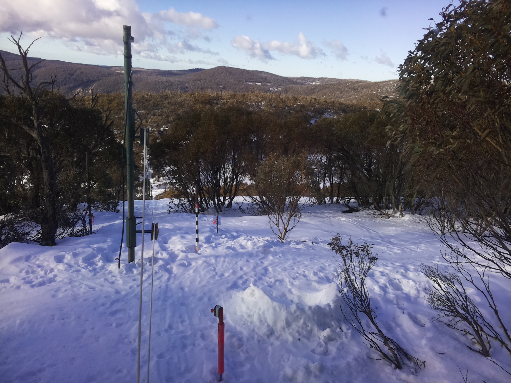 Bogong Web Cam 9:10am Tuesday 5th of August 2025