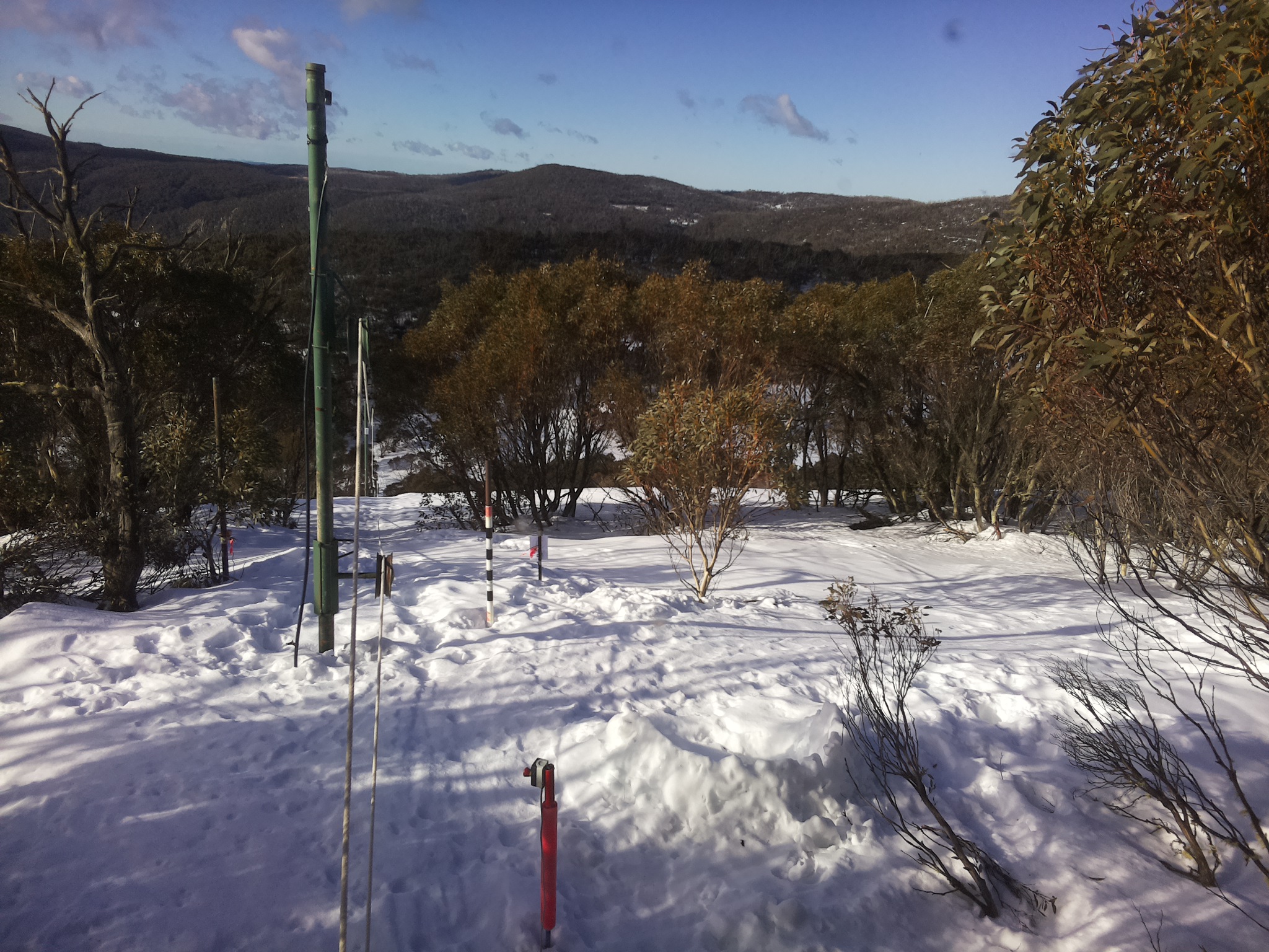 Bogong Web Cam 9:20am Tuesday 5th of August 2025