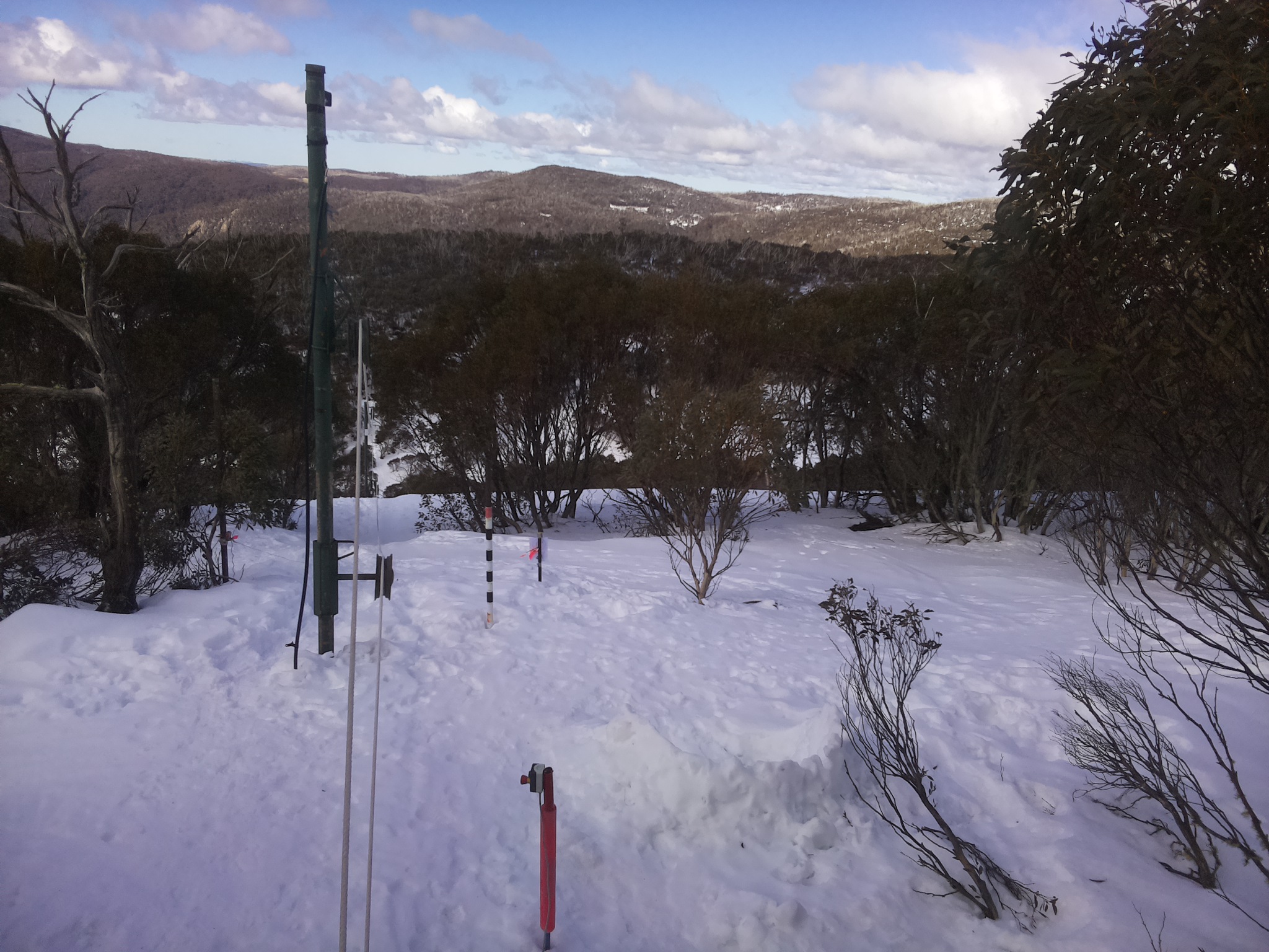 Bogong Web Cam 11:40am Tuesday 5th of August 2025
