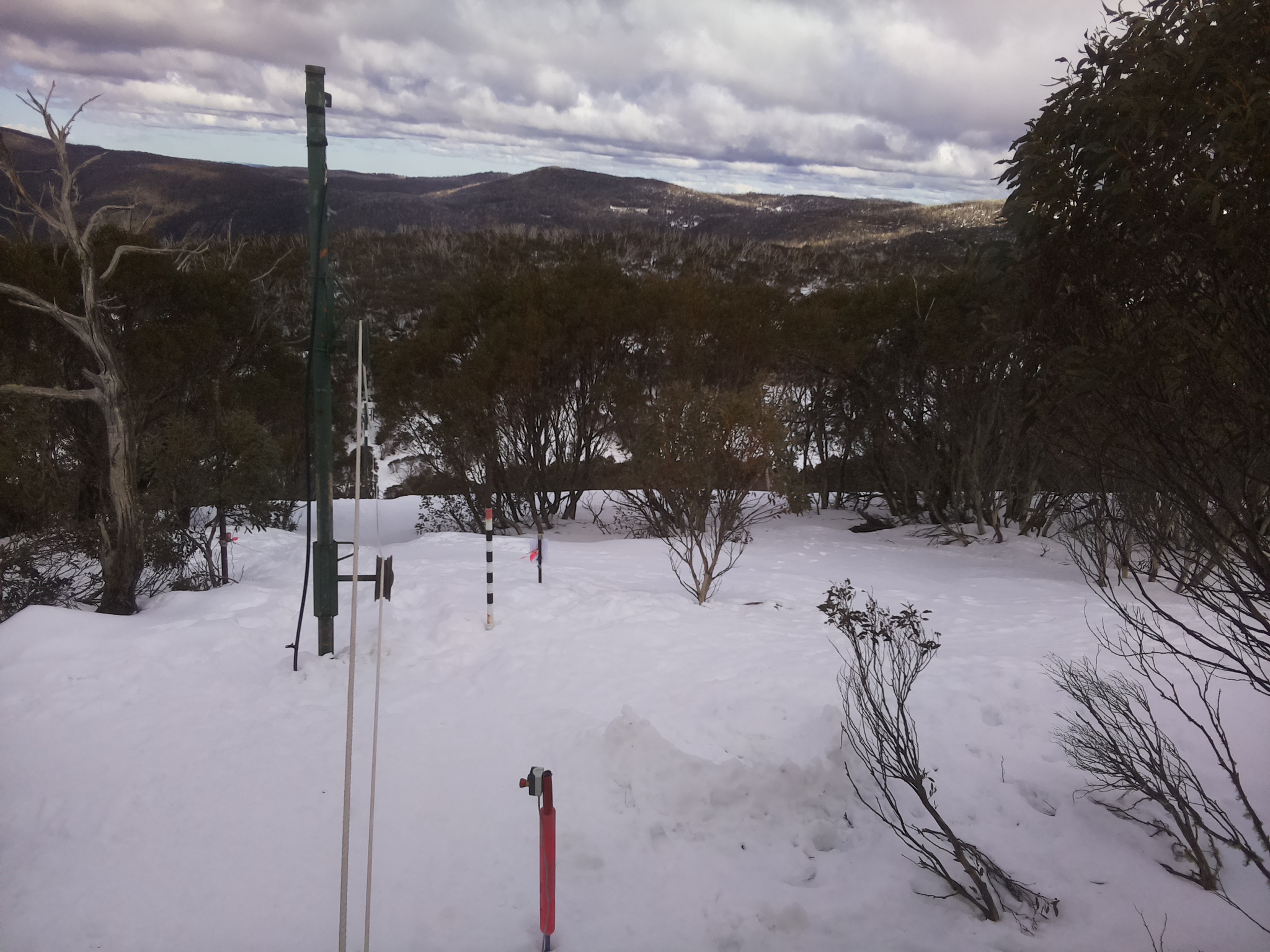 Bogong Web Cam 1:10pm Tuesday 5th of August 2025