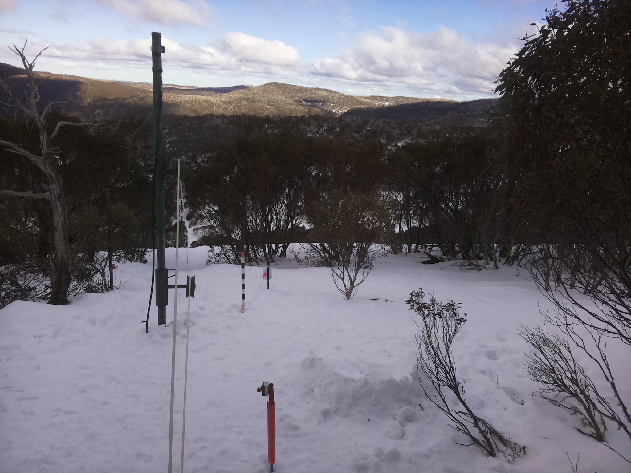 Bogong Web Cam 3:00pm Tuesday 5th of August 2025