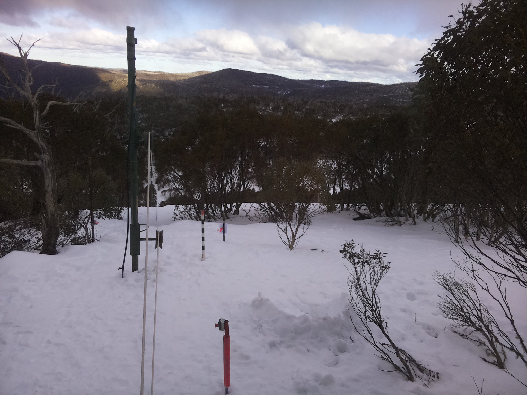 Bogong Web Cam 3:10pm Tuesday 5th of August 2025