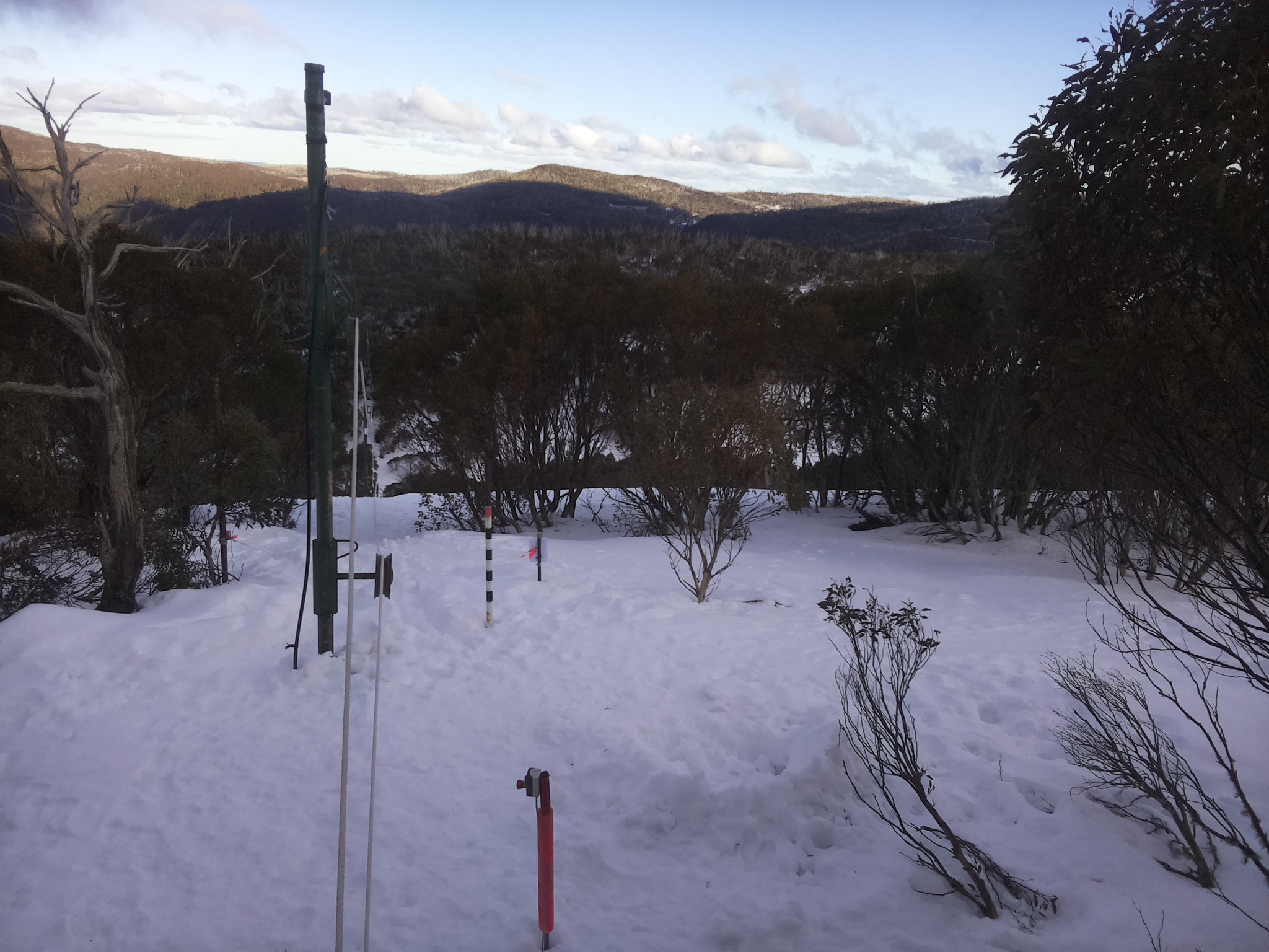 Bogong Web Cam 4:00pm Tuesday 5th of August 2025