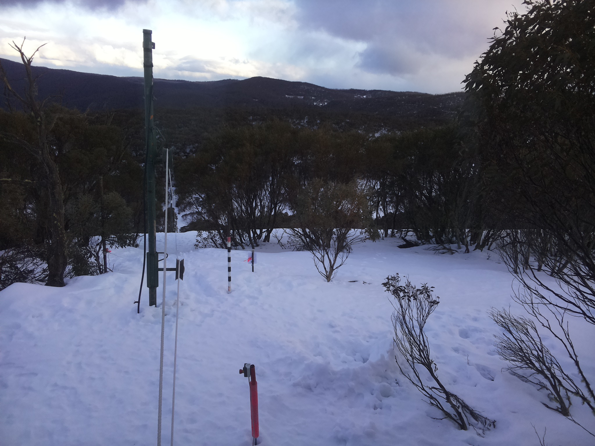 Bogong Web Cam 4:40pm Wednesday 6th of August 2025