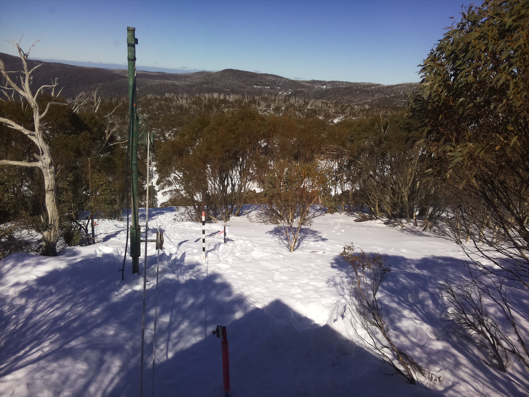 Bogong Web Cam 1:00pm Thursday 7th of August 2025