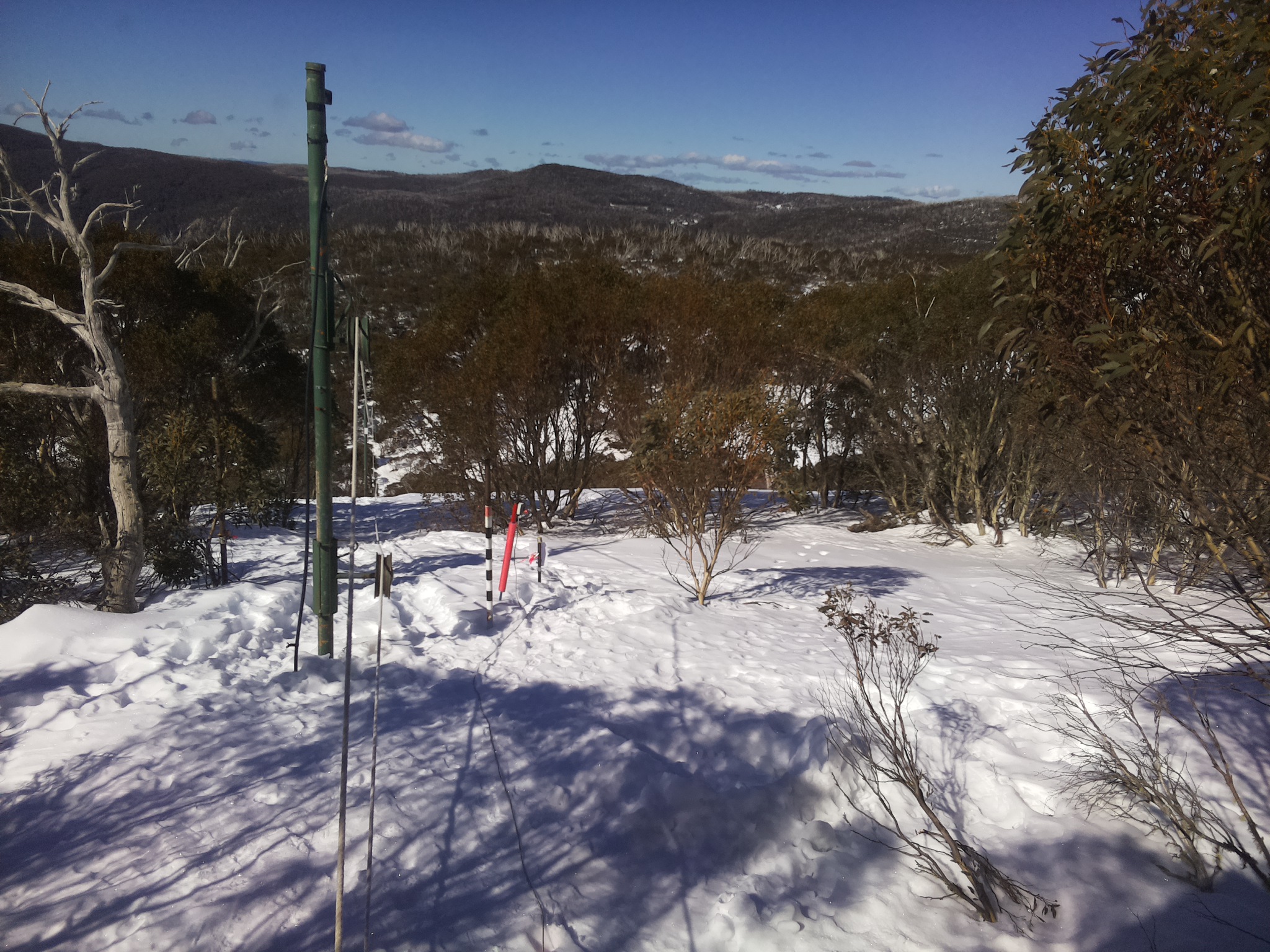 Bogong Web Cam 11:10am Monday 11th of August 2025