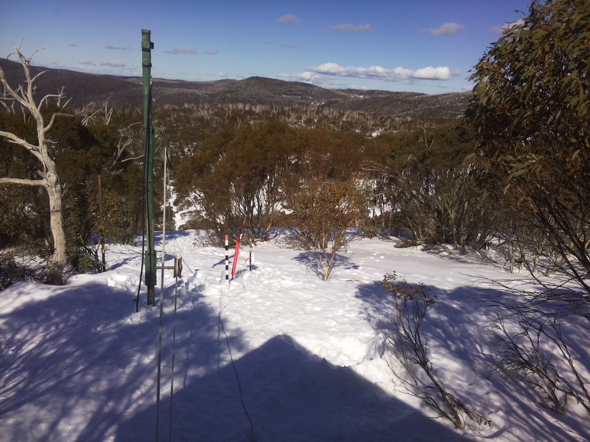 Bogong Web Cam 1:10pm Monday 11th of August 2025