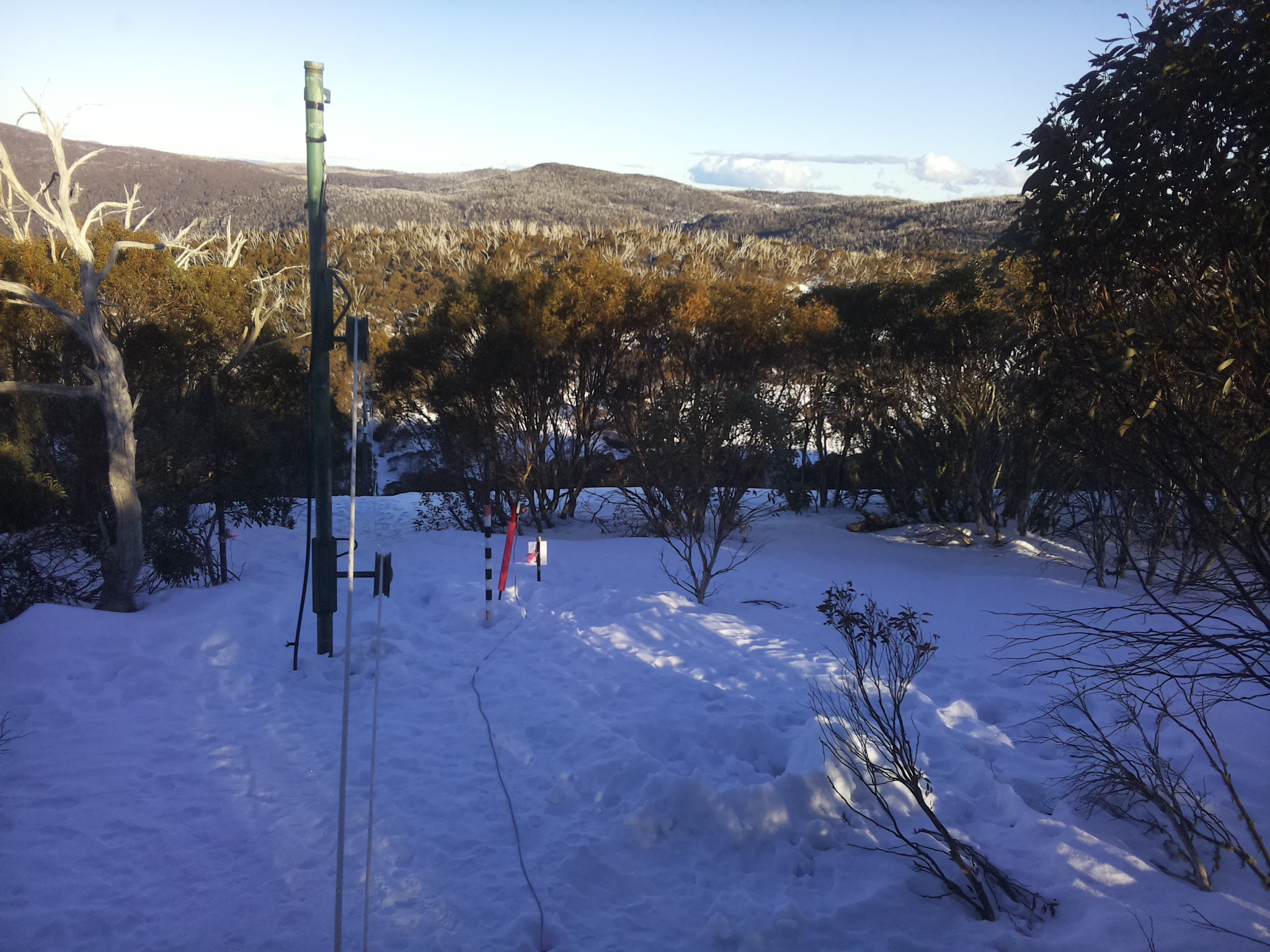 Bogong Web Cam 4:20pm Monday 11th of August 2025