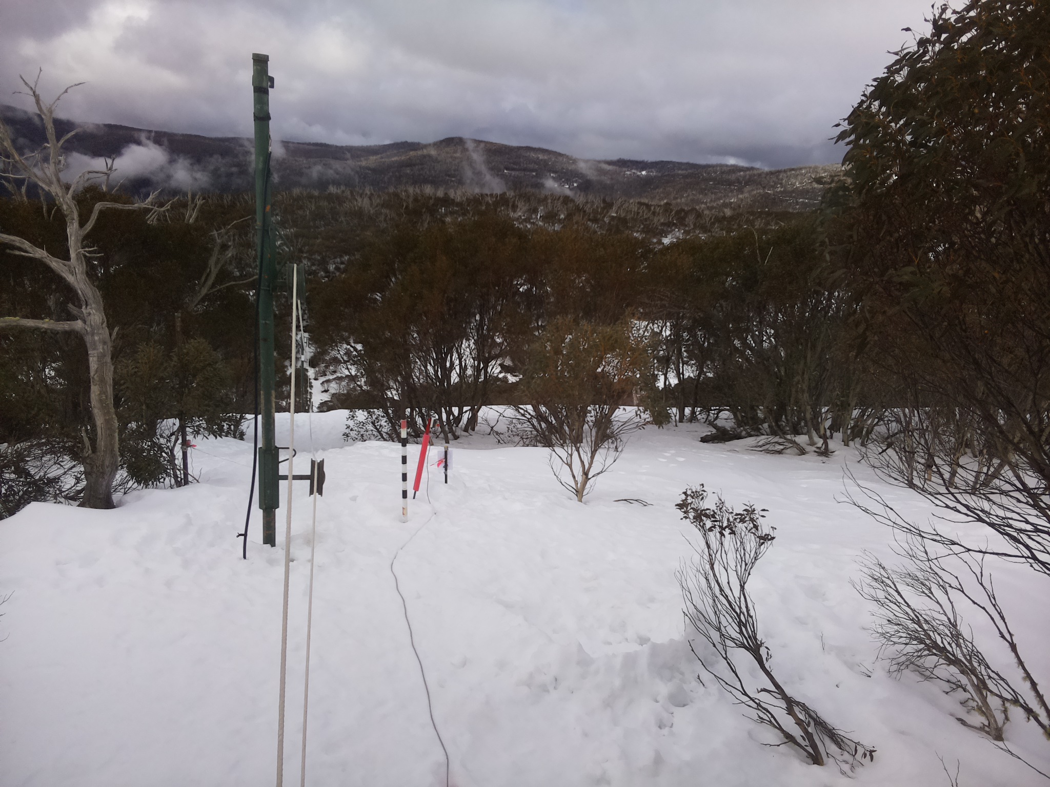 Bogong Web Cam 10:10am Wednesday 13th of August 2025