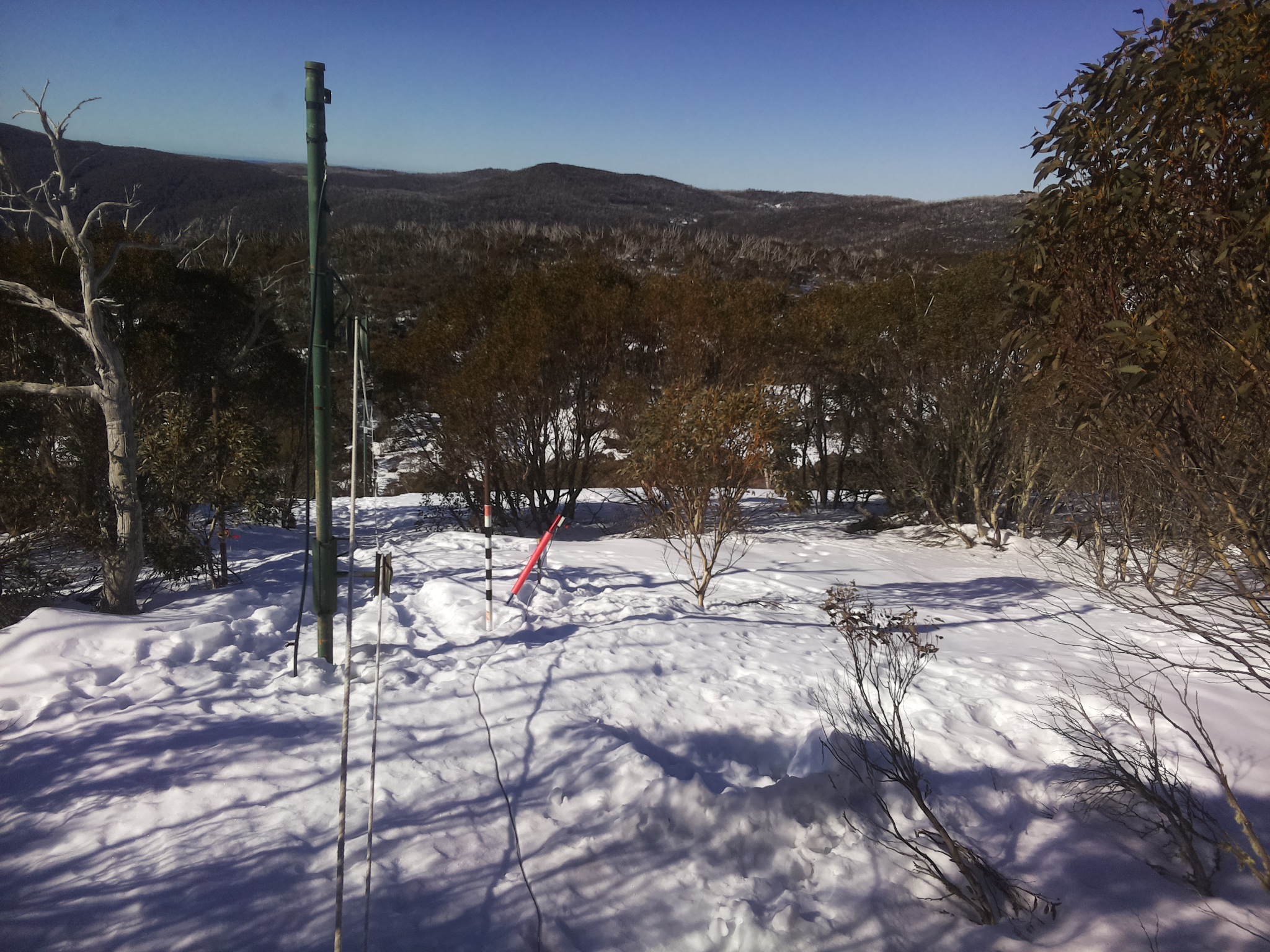 Bogong Web Cam 9:50am Thursday 14th of August 2025