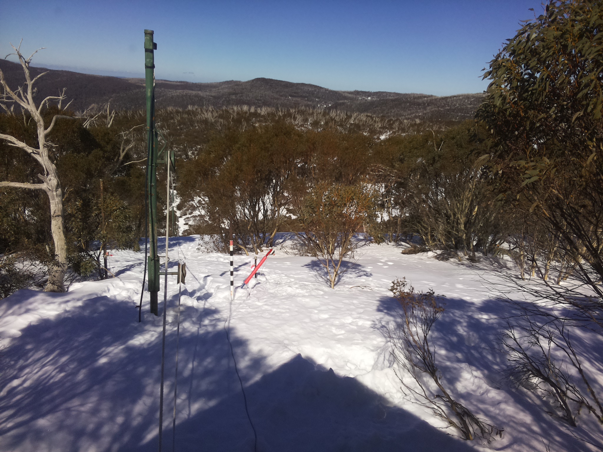 Bogong Web Cam 1:00pm Thursday 14th of August 2025