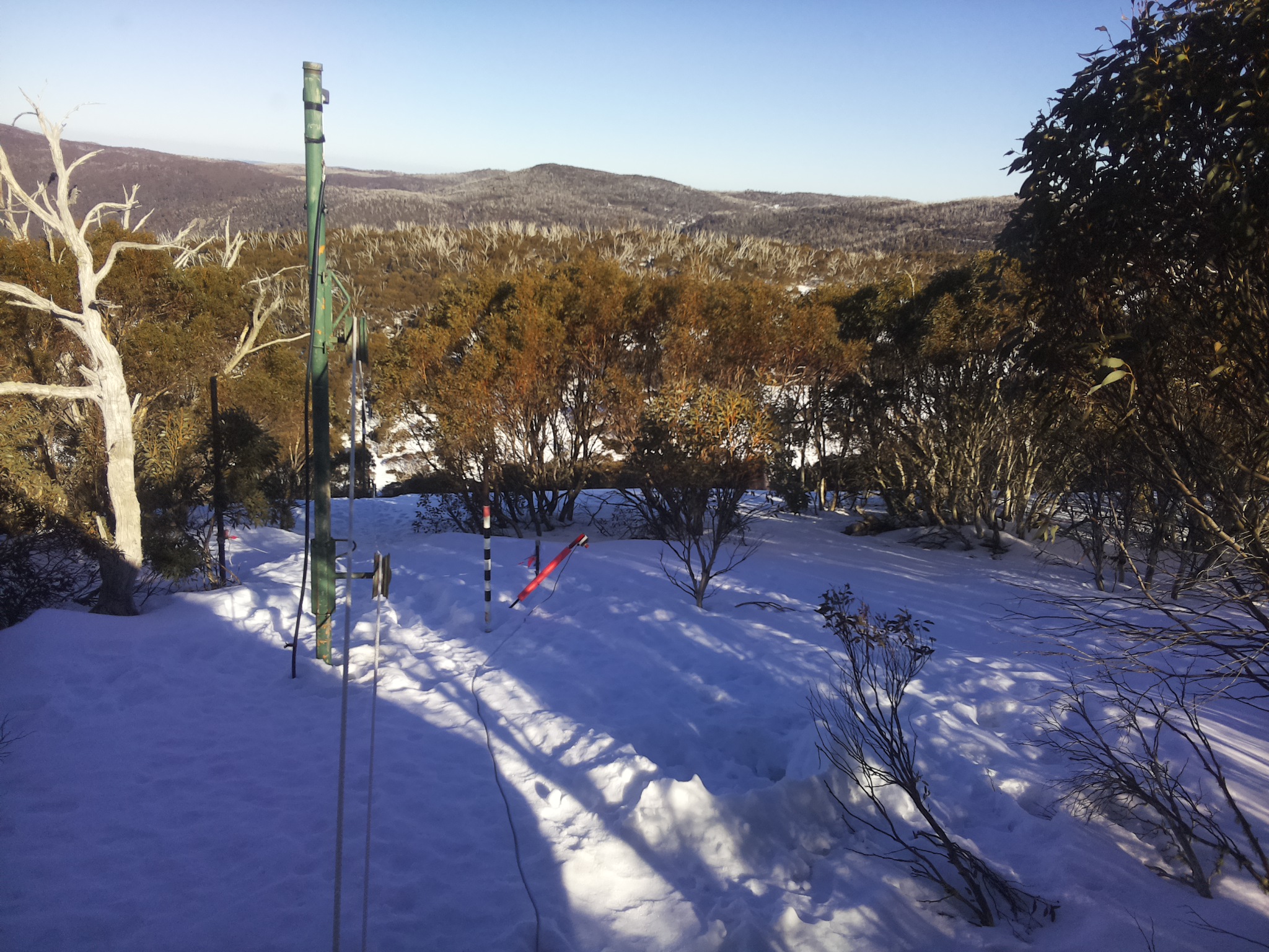 Bogong Web Cam 3:40pm Thursday 14th of August 2025