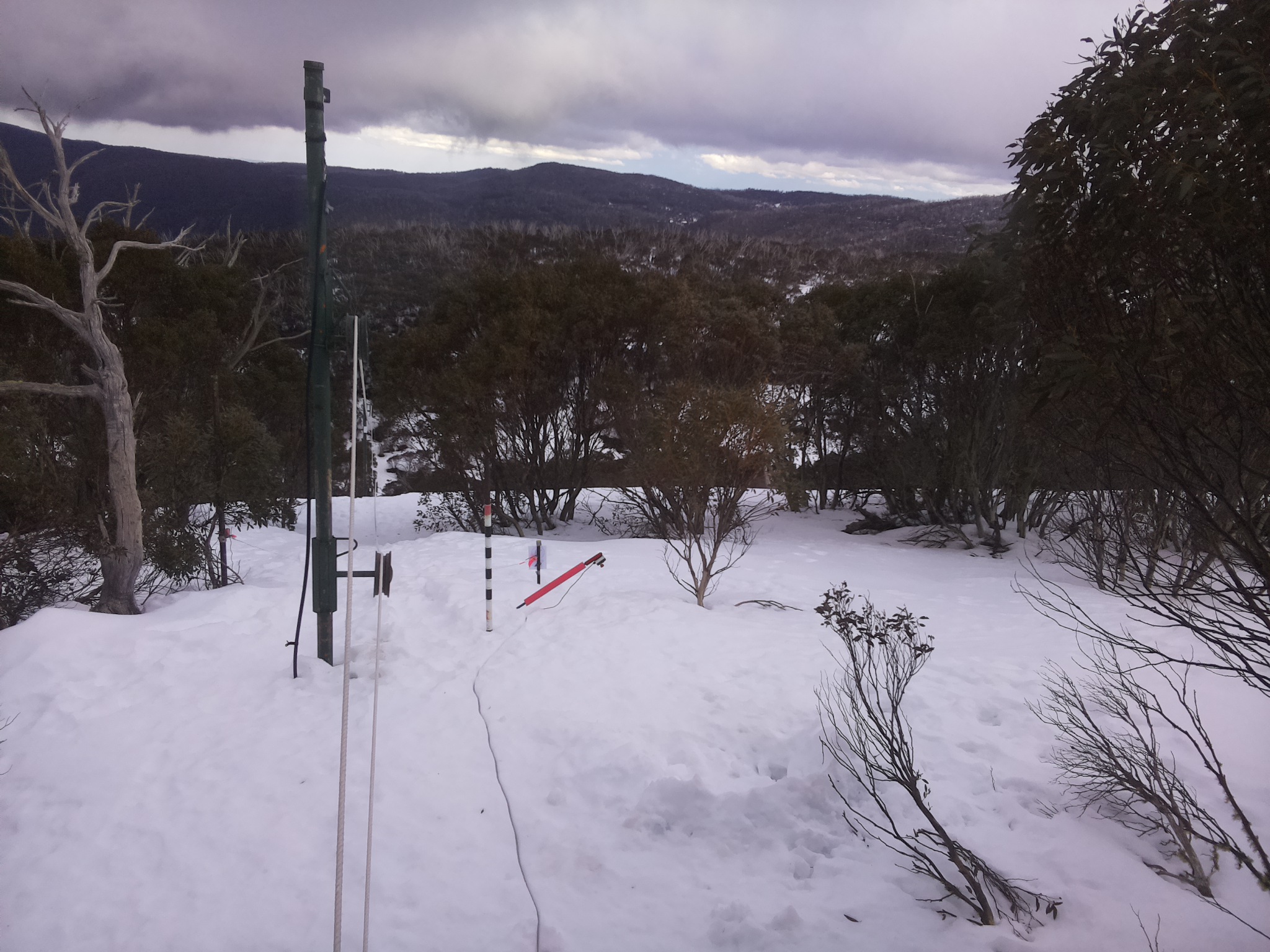 Bogong Web Cam 3:40pm Friday 15th of August 2025