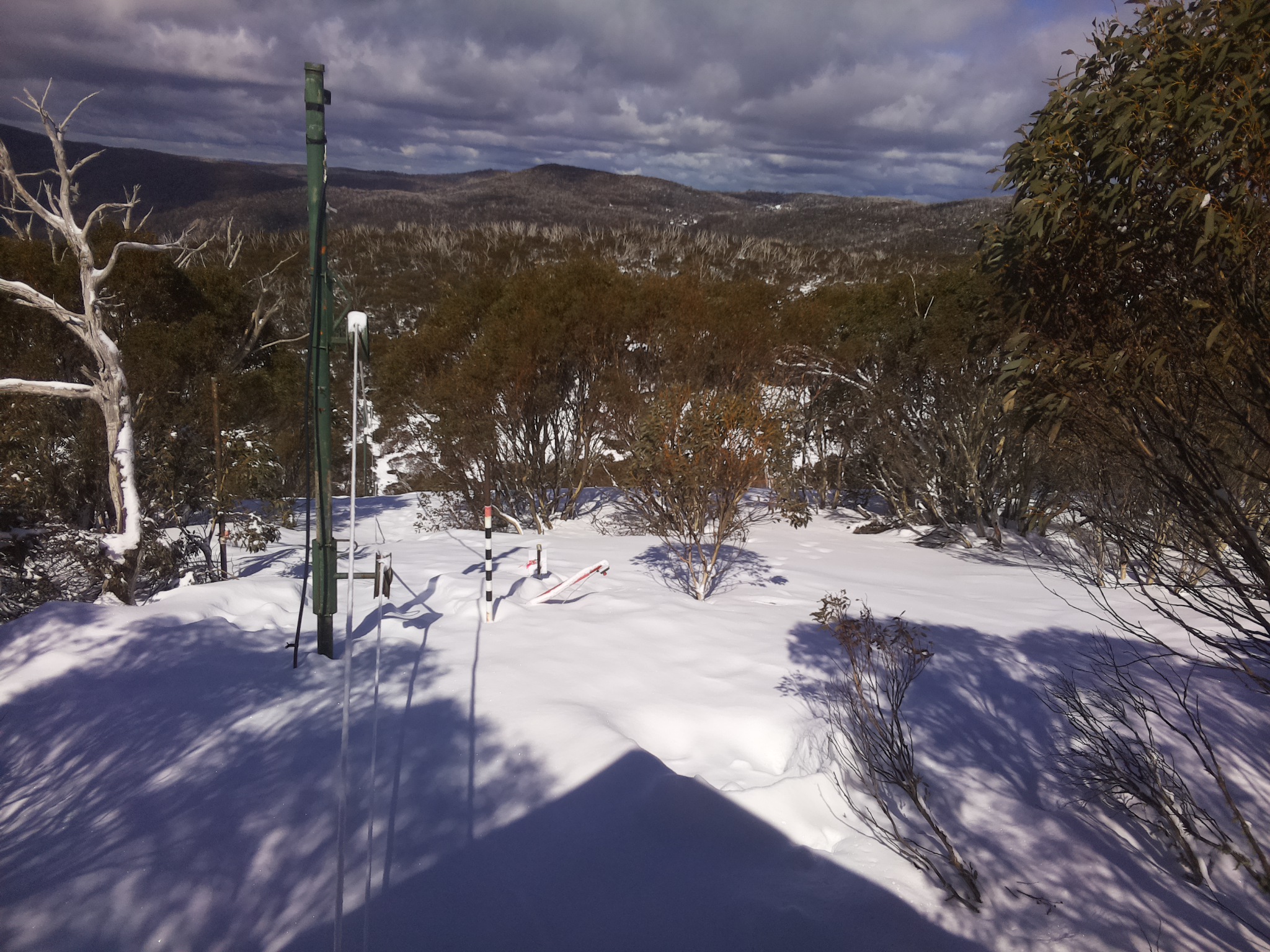 Bogong Web Cam 1:00pm Sunday 17th of August 2025