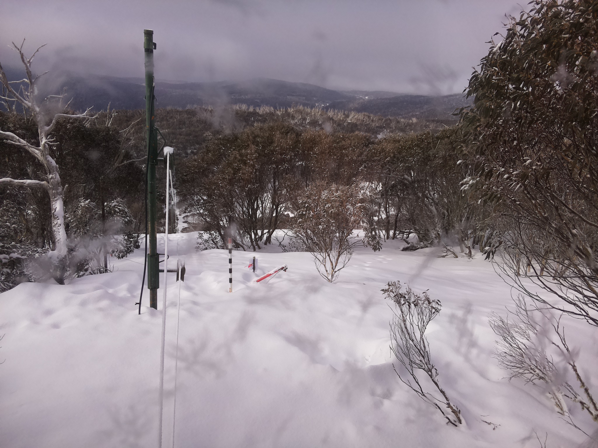 Bogong Web Cam 9:20am Monday 18th of August 2025