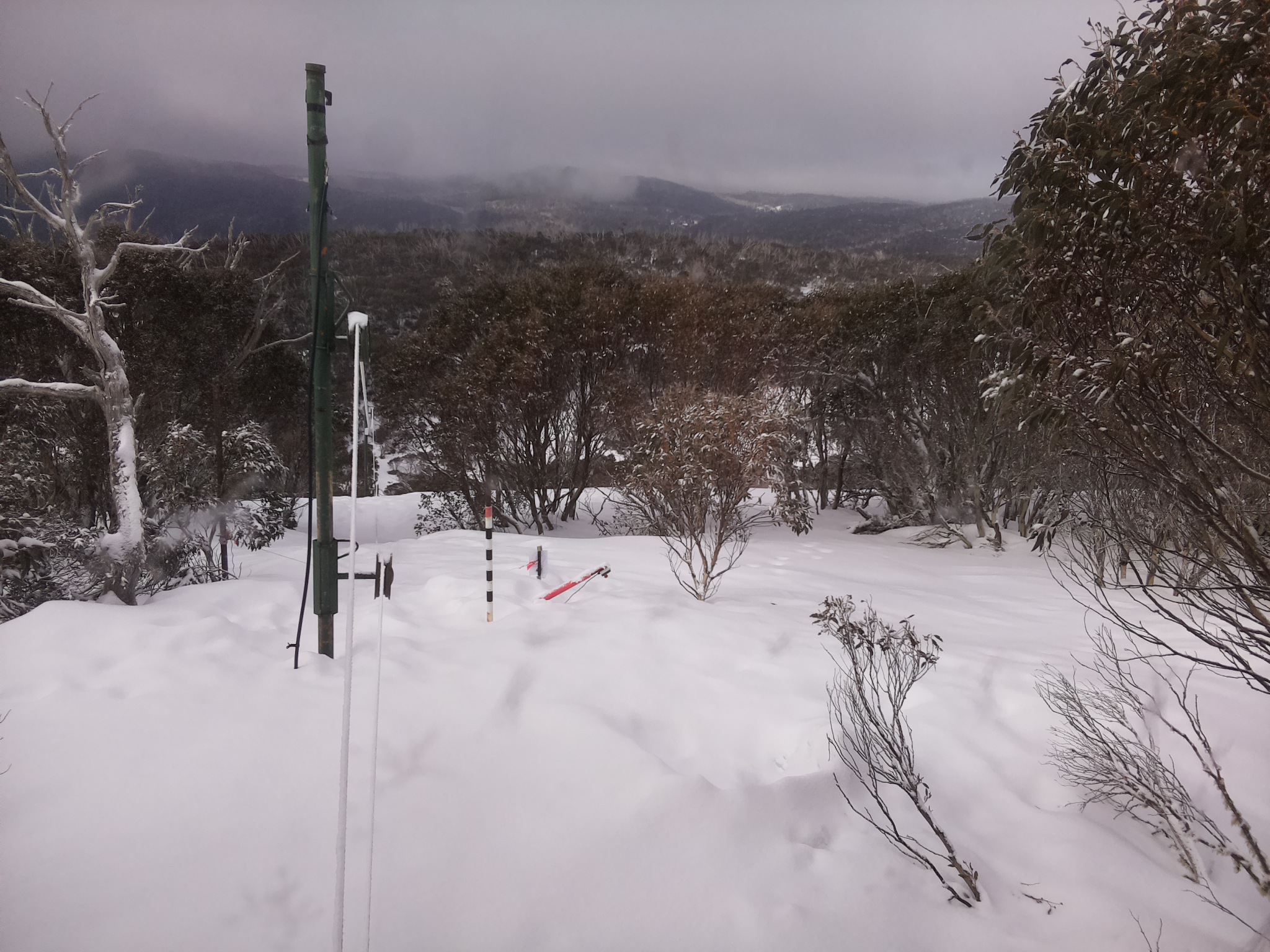 Bogong Web Cam 9:40am Monday 18th of August 2025