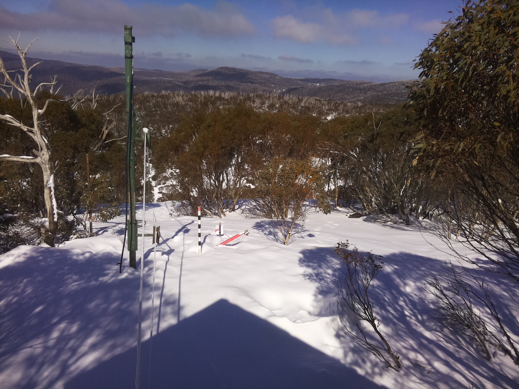 Bogong Web Cam 1:20pm Monday 18th of August 2025