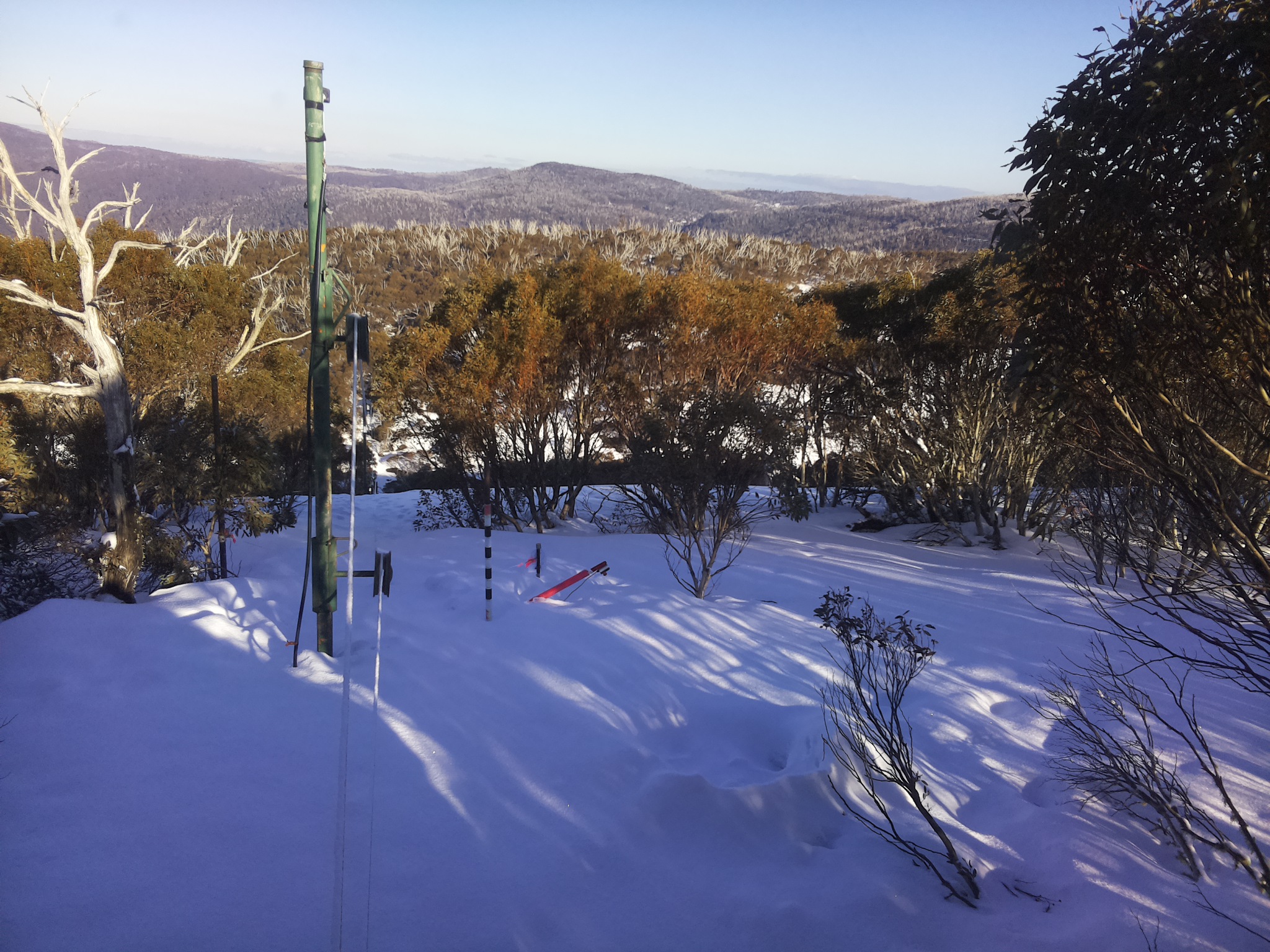 Bogong Web Cam 4:00pm Monday 18th of August 2025