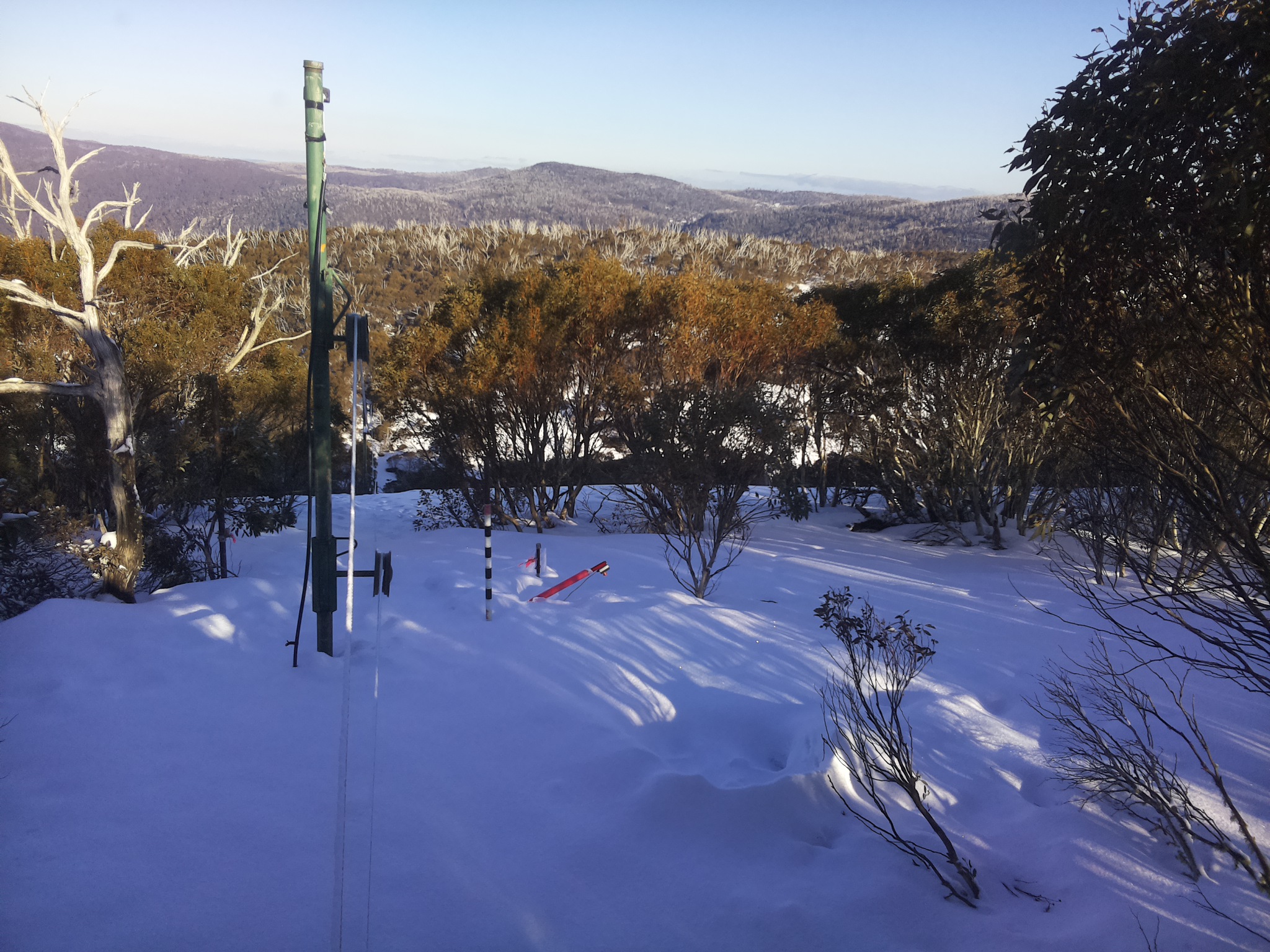 Bogong Web Cam 4:10pm Monday 18th of August 2025