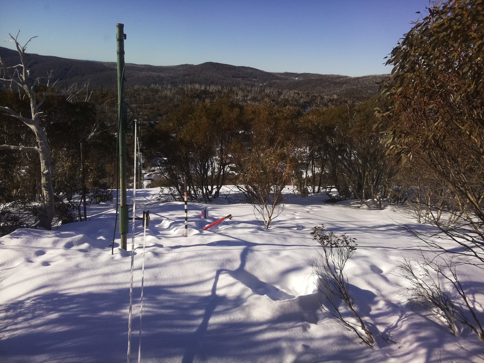 Bogong Web Cam 8:40am Tuesday 19th of August 2025