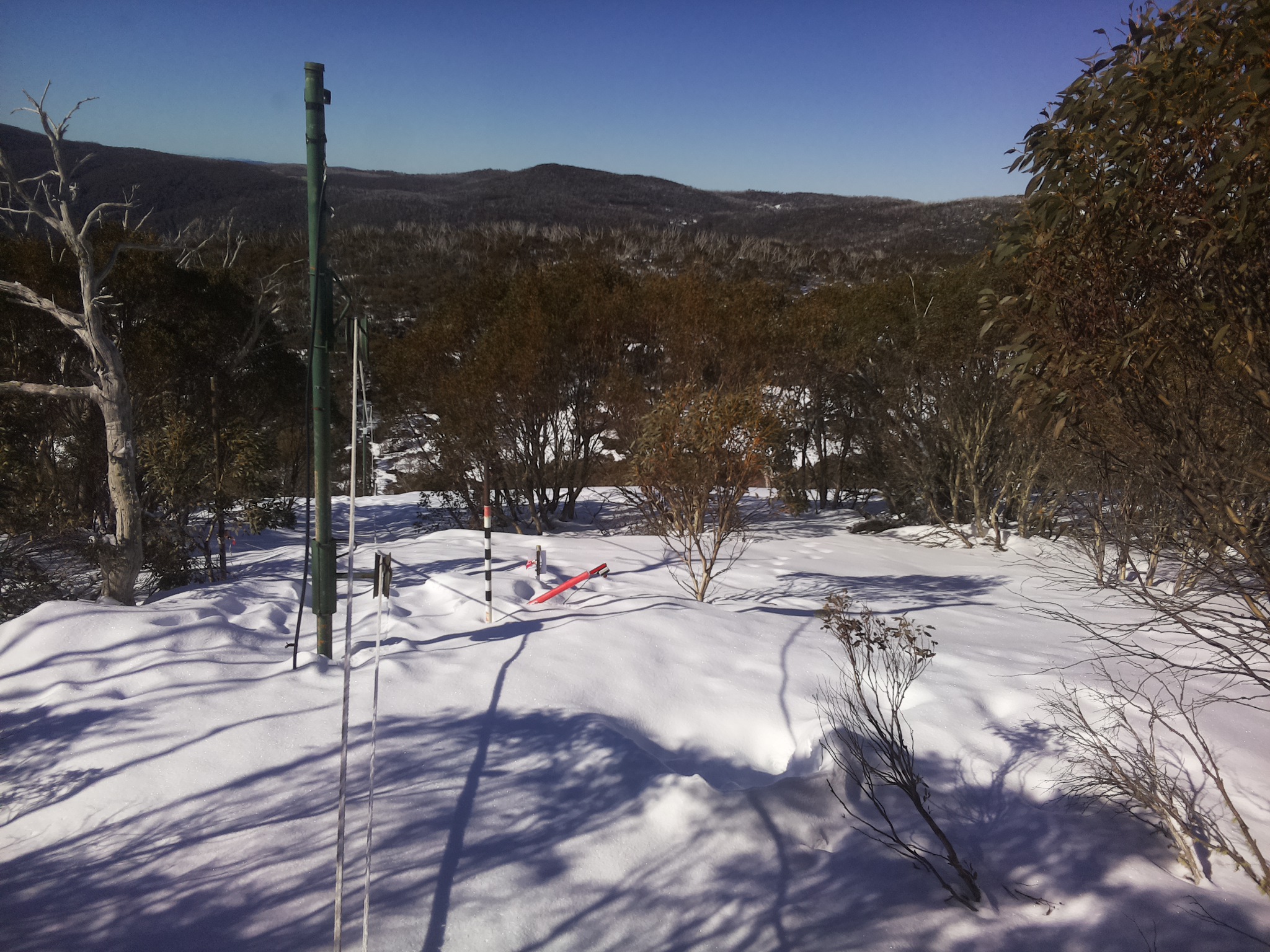Bogong Web Cam 10:10am Tuesday 19th of August 2025