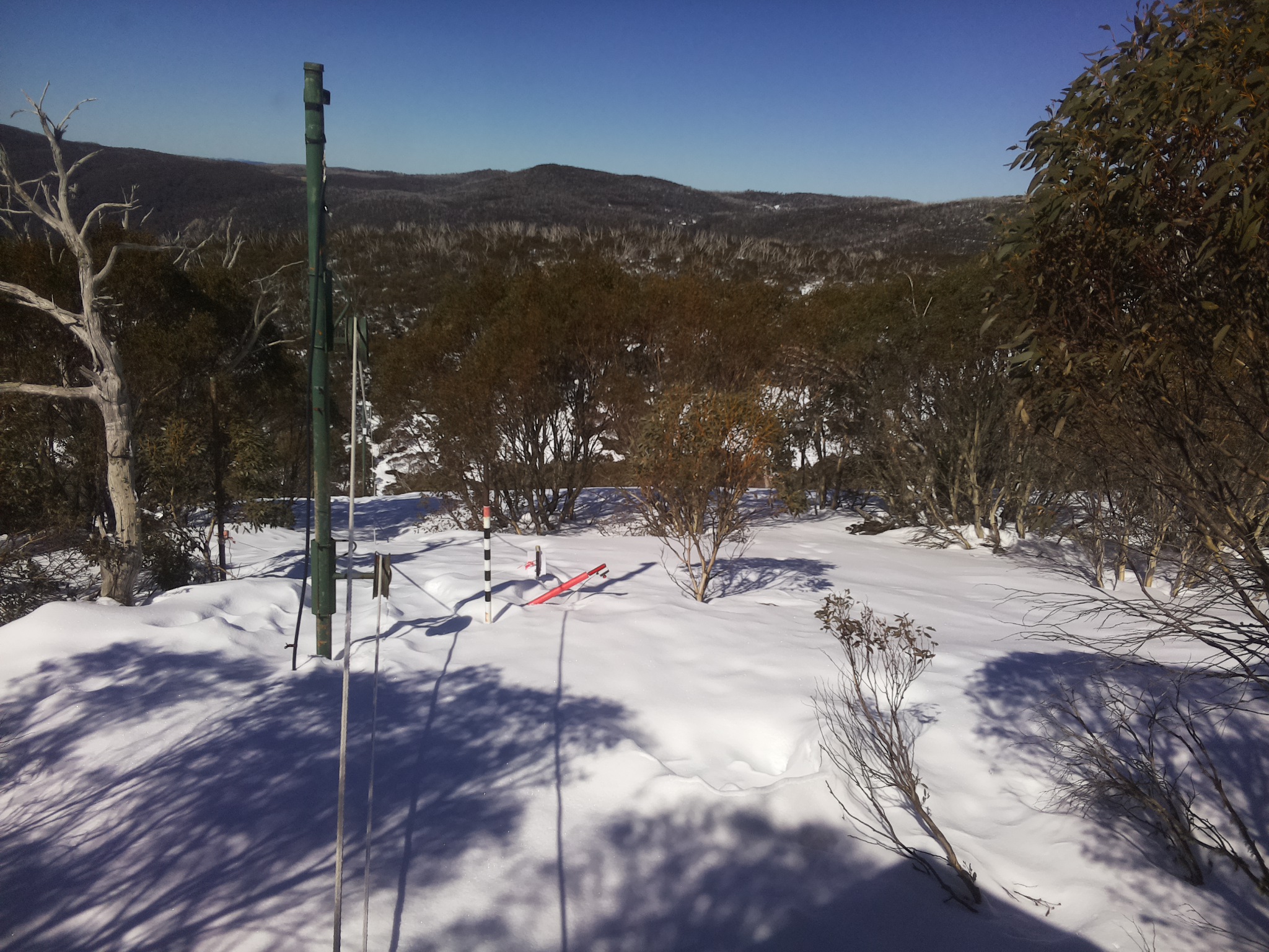 Bogong Web Cam 12:00pm Tuesday 19th of August 2025