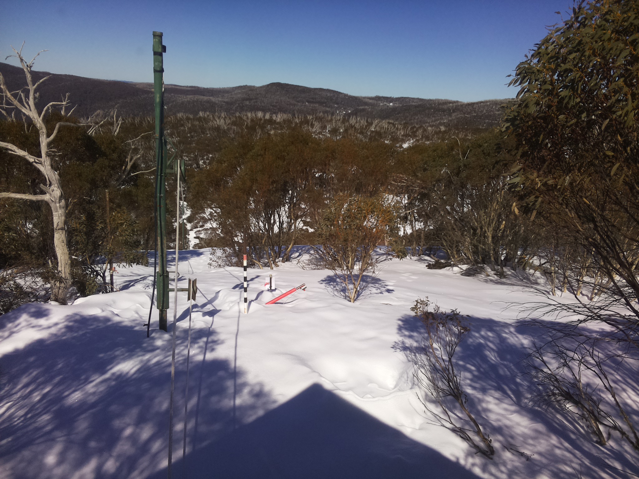 Bogong Web Cam 1:00pm Tuesday 19th of August 2025