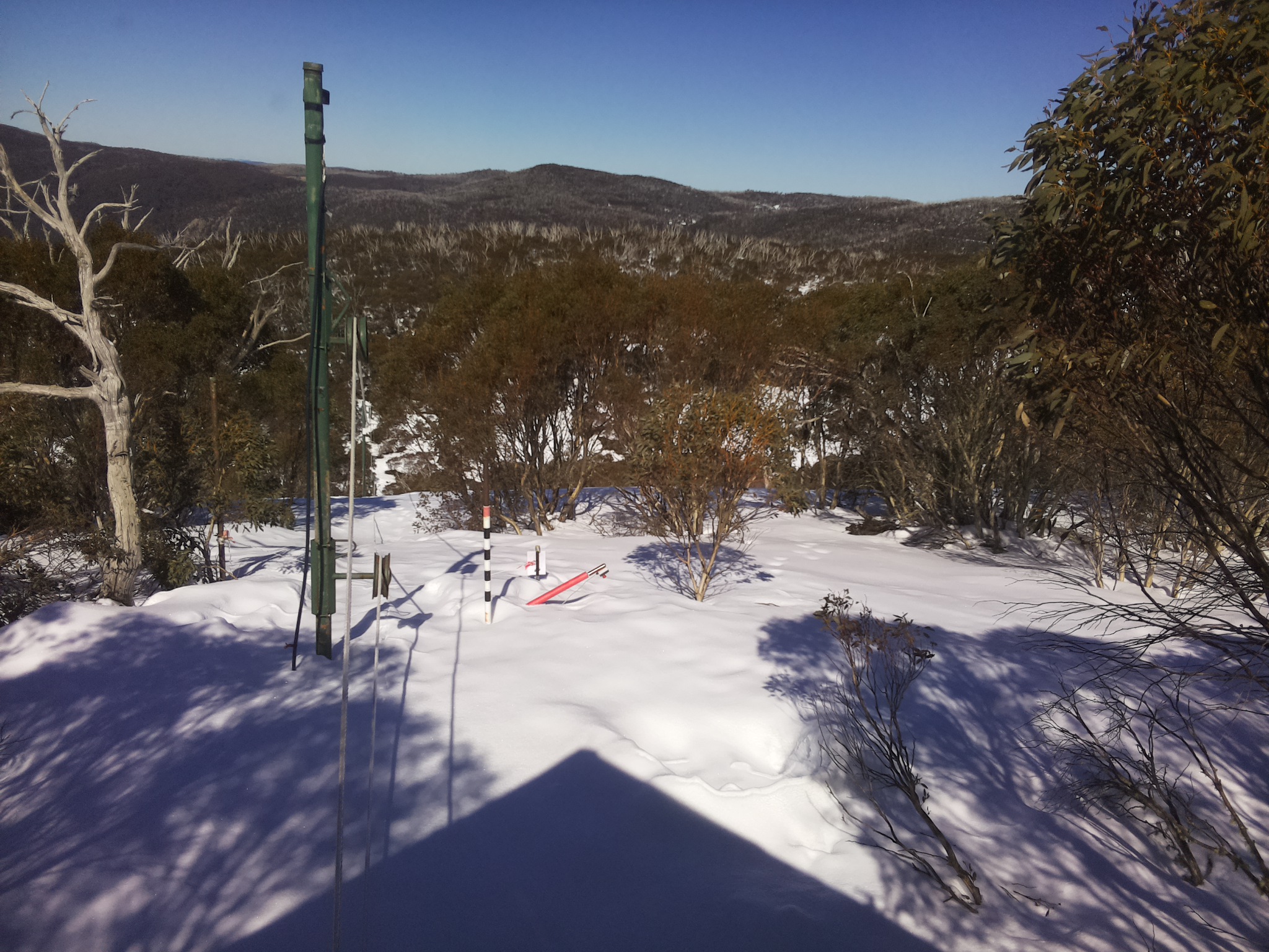 Bogong Web Cam 1:10pm Tuesday 19th of August 2025