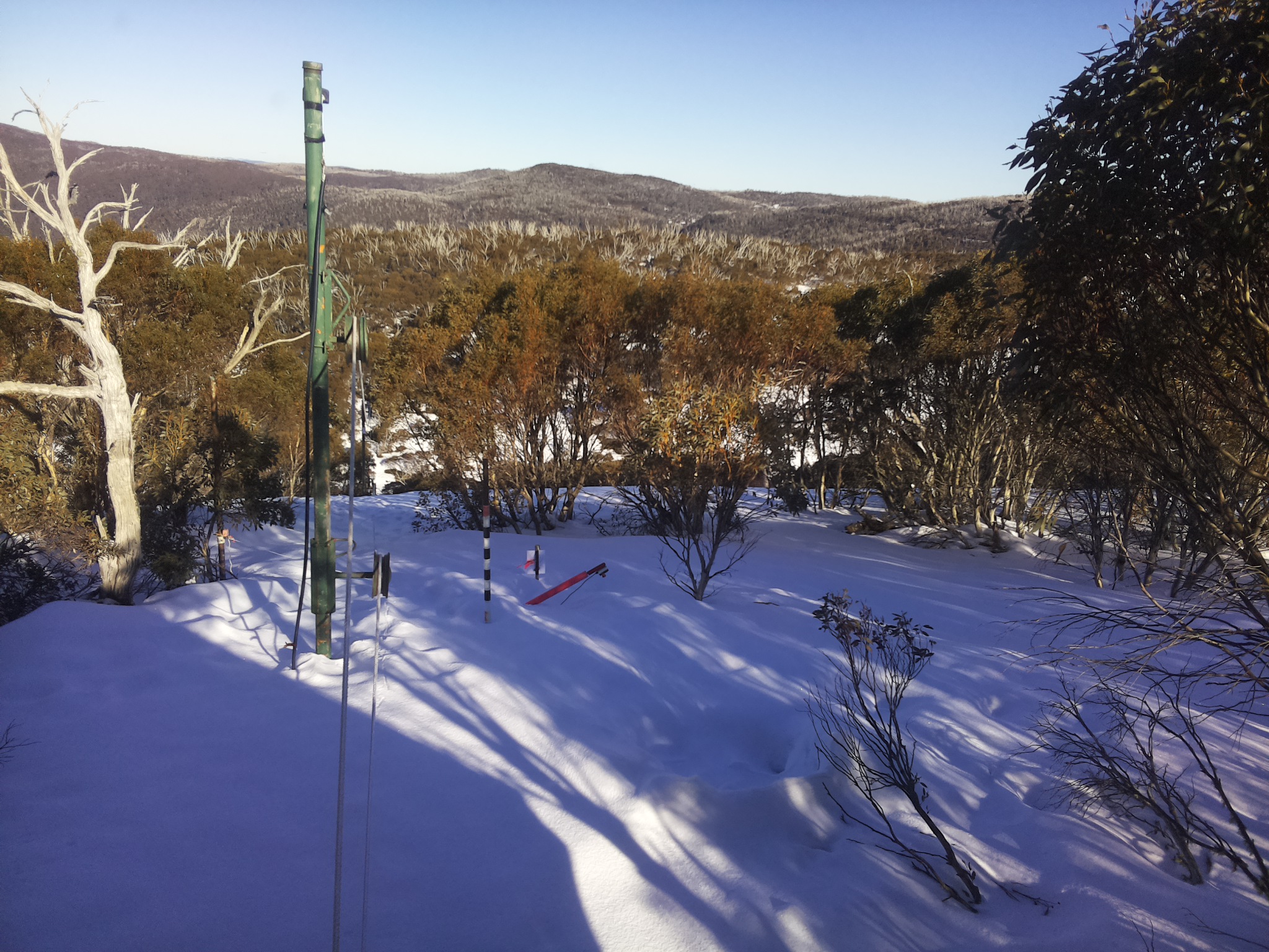 Bogong Web Cam 3:40pm Tuesday 19th of August 2025