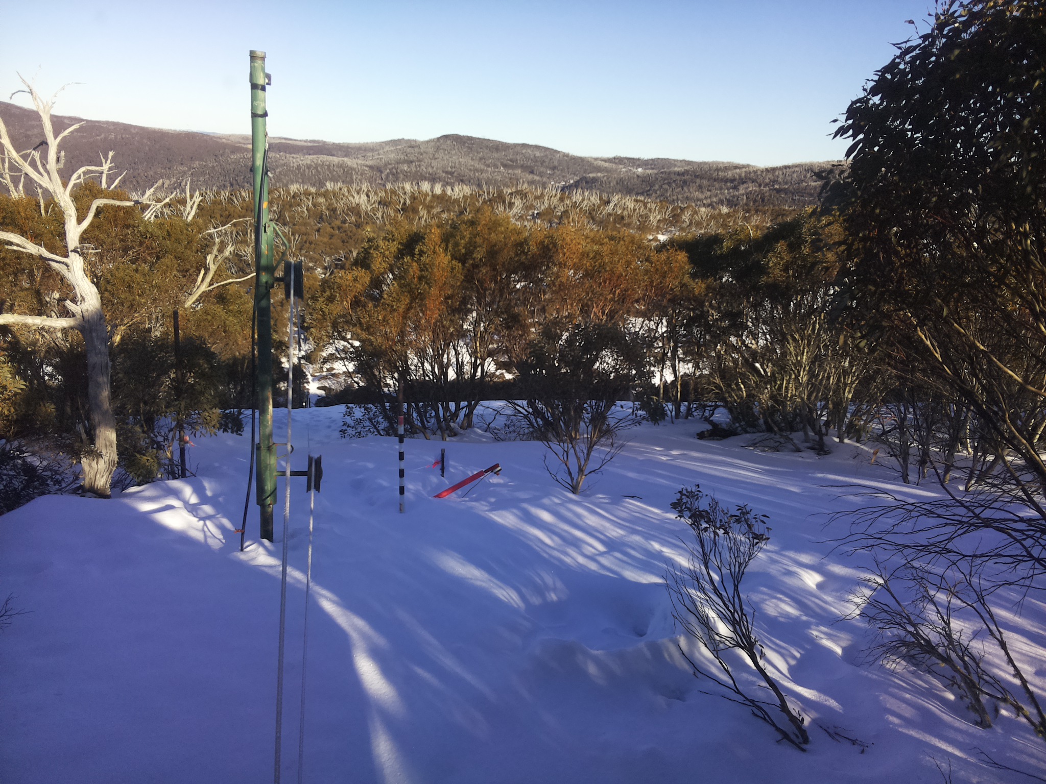 Bogong Web Cam 4:00pm Tuesday 19th of August 2025