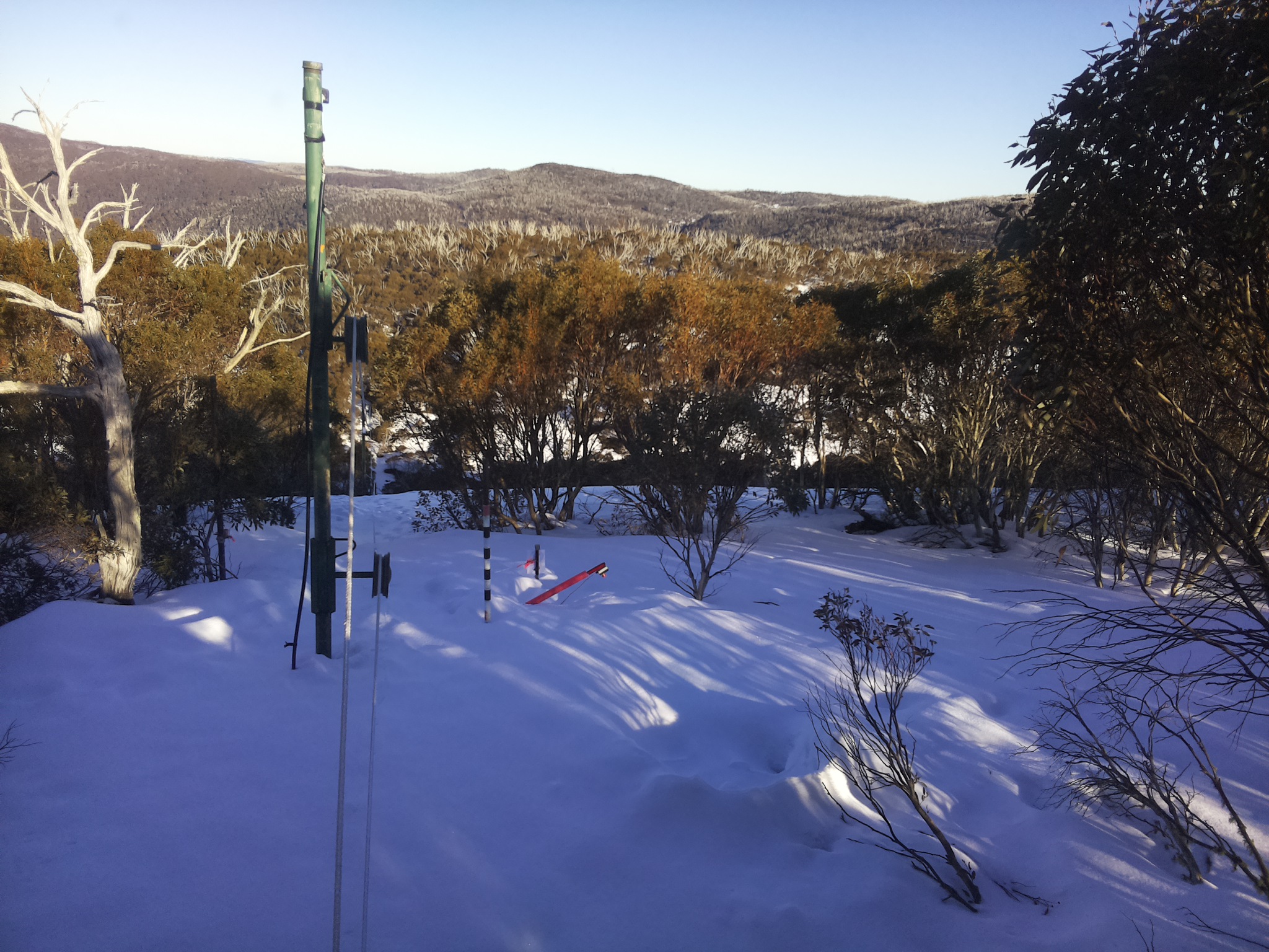 Bogong Web Cam 4:10pm Tuesday 19th of August 2025