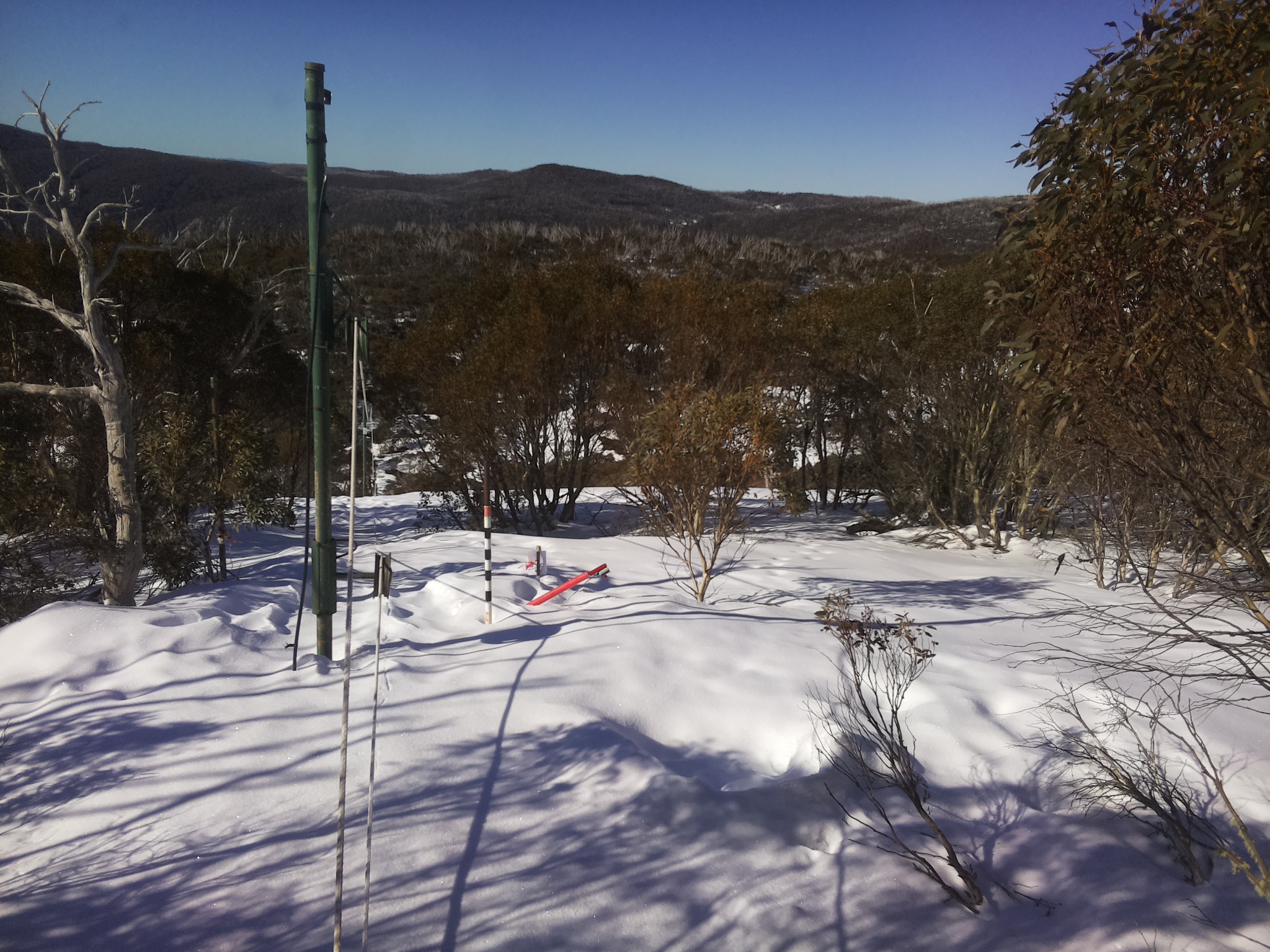 Bogong Web Cam 9:50am Wednesday 20th of August 2025
