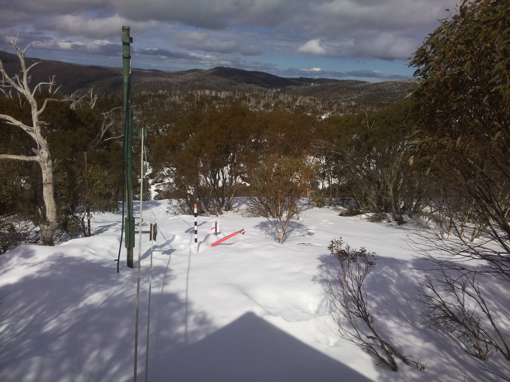 Bogong Web Cam 1:00pm Thursday 21st of August 2025