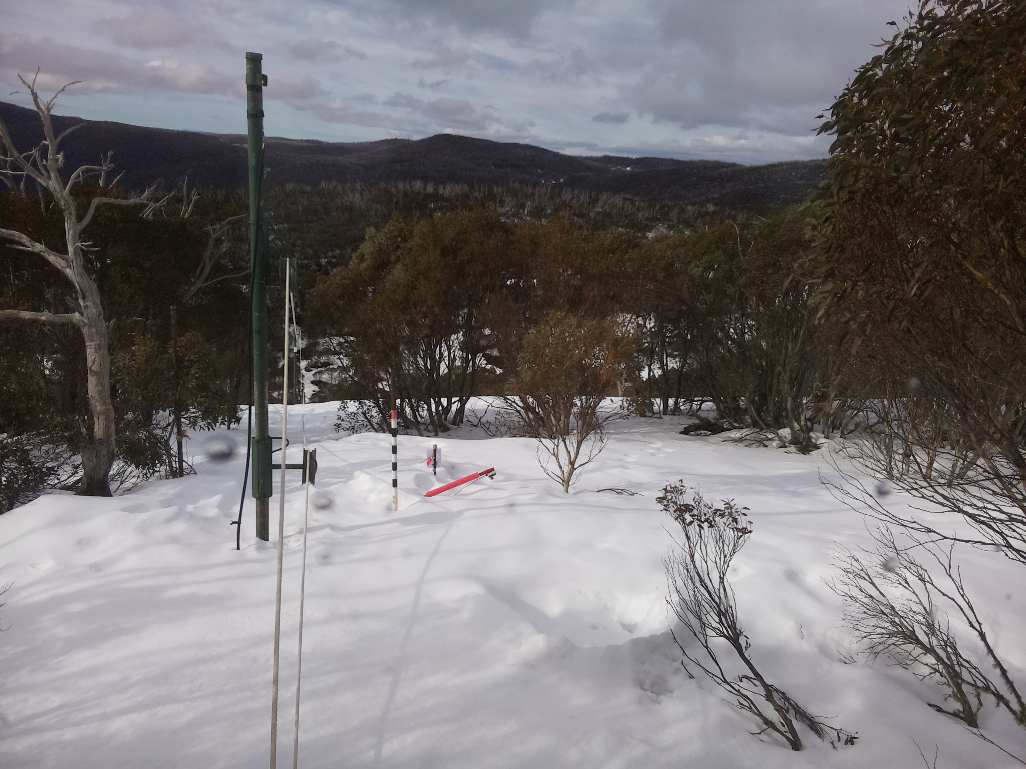 Bogong Web Cam 9:40am Friday 22nd of August 2025