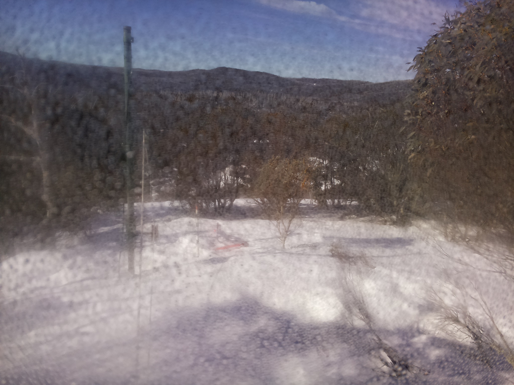 Bogong Web Cam 9:50am Monday 25th of August 2025