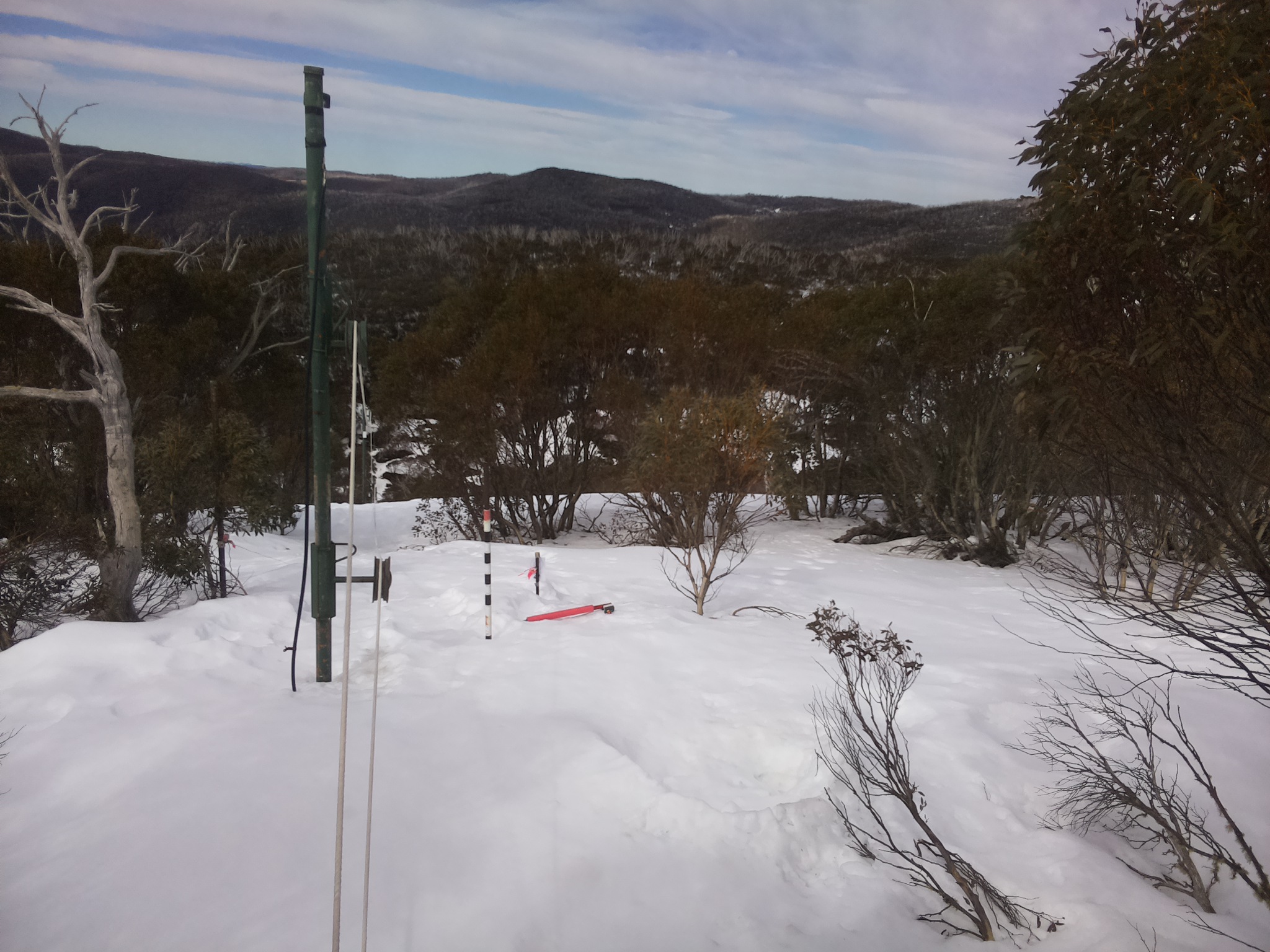 Bogong Web Cam 12:00pm Monday 25th of August 2025