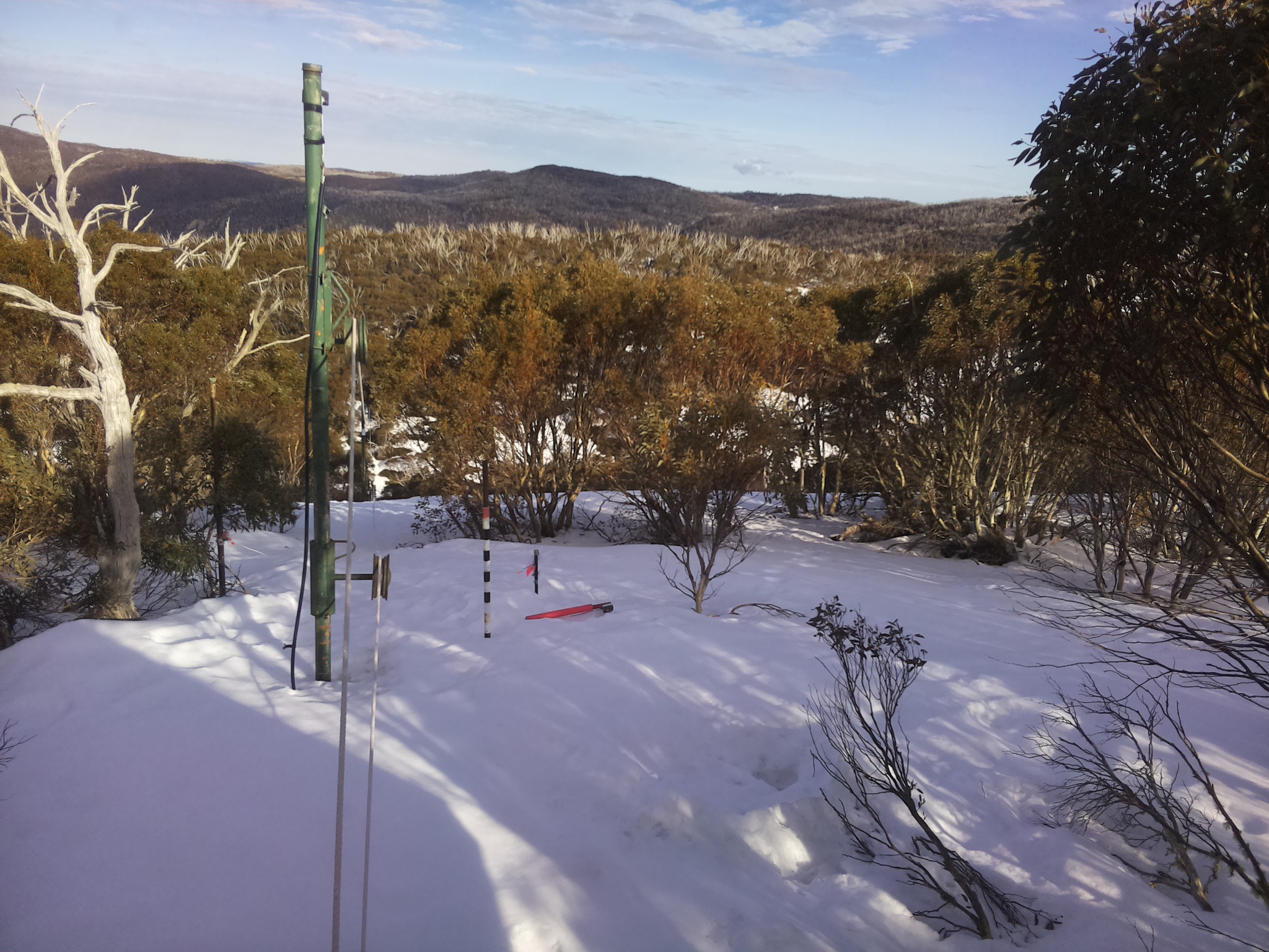 Bogong Web Cam 3:50pm Monday 25th of August 2025