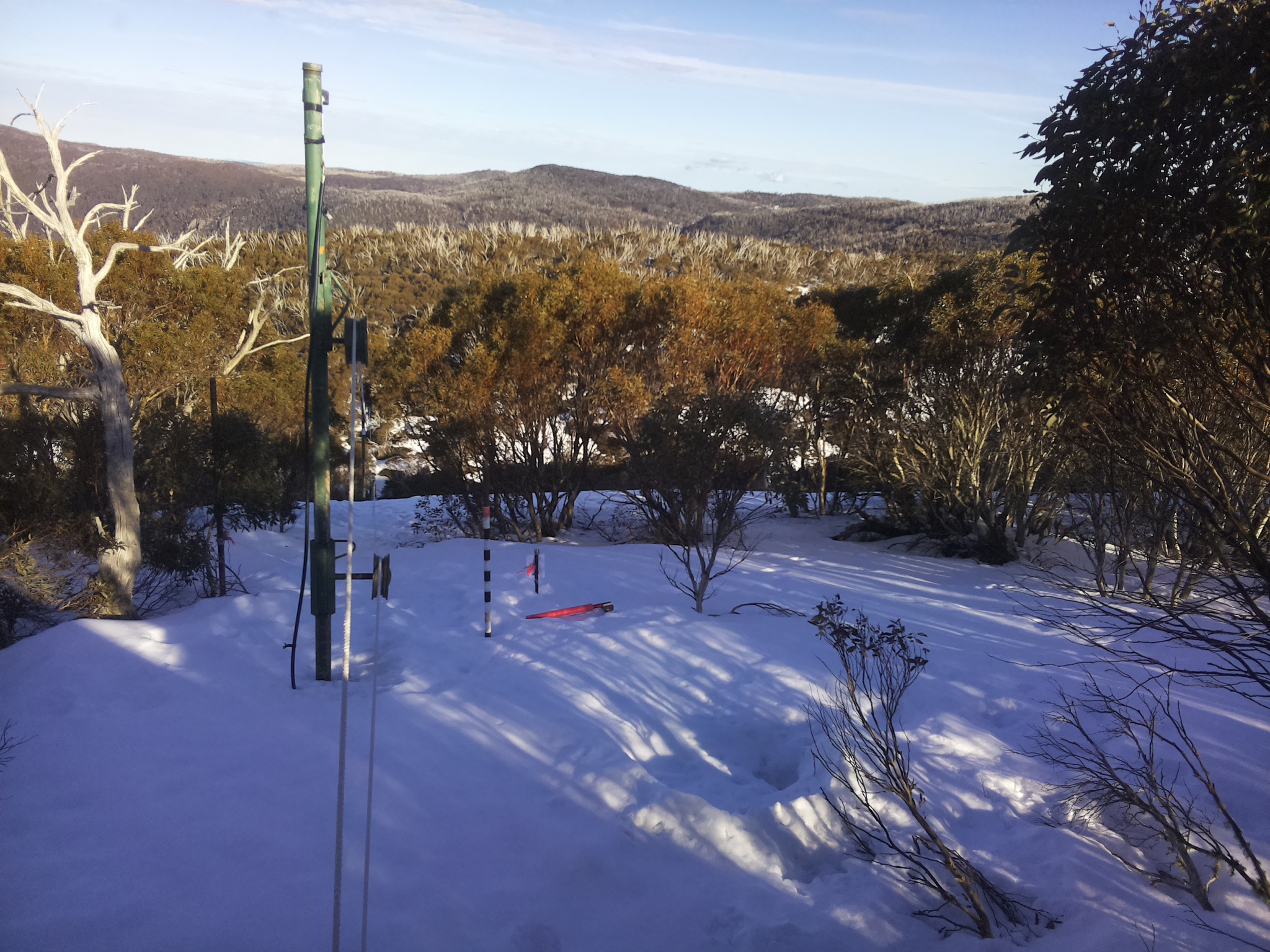 Bogong Web Cam 4:10pm Monday 25th of August 2025
