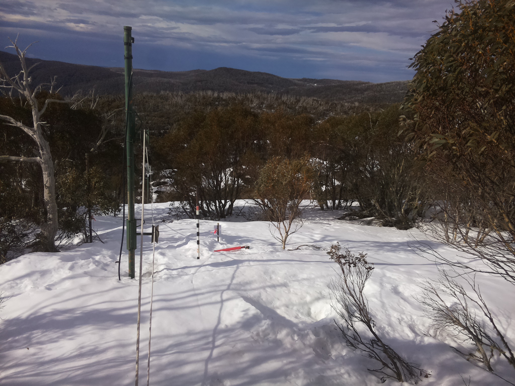 Bogong Web Cam 9:20am Tuesday 26th of August 2025