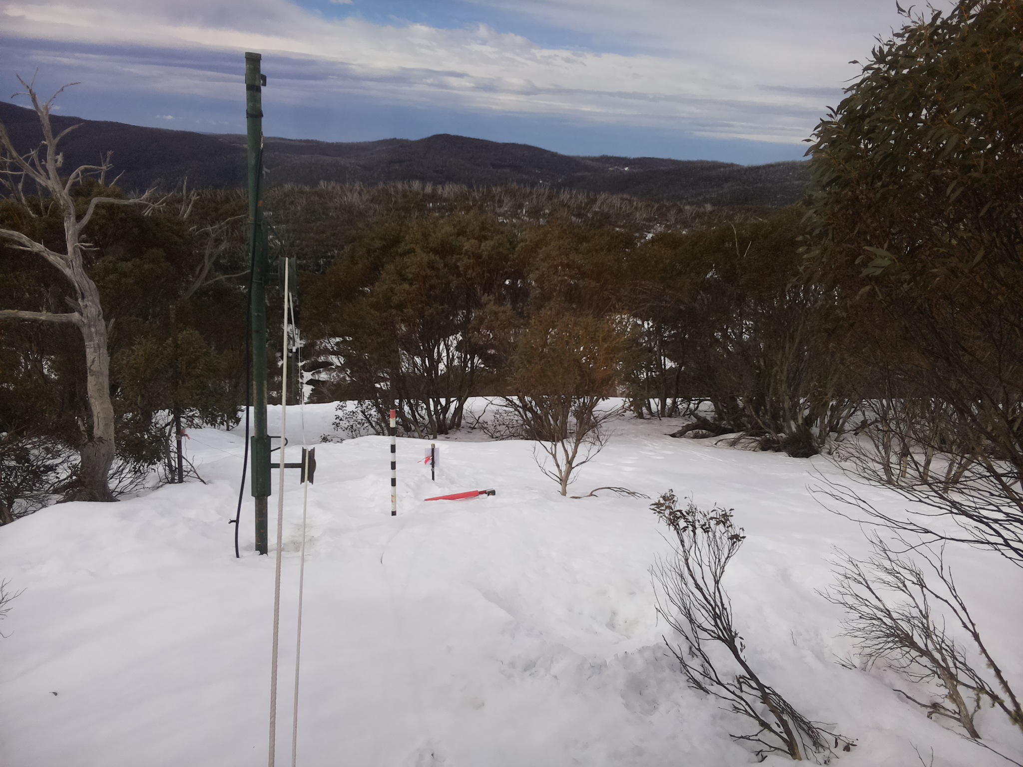 Bogong Web Cam 10:10am Tuesday 26th of August 2025